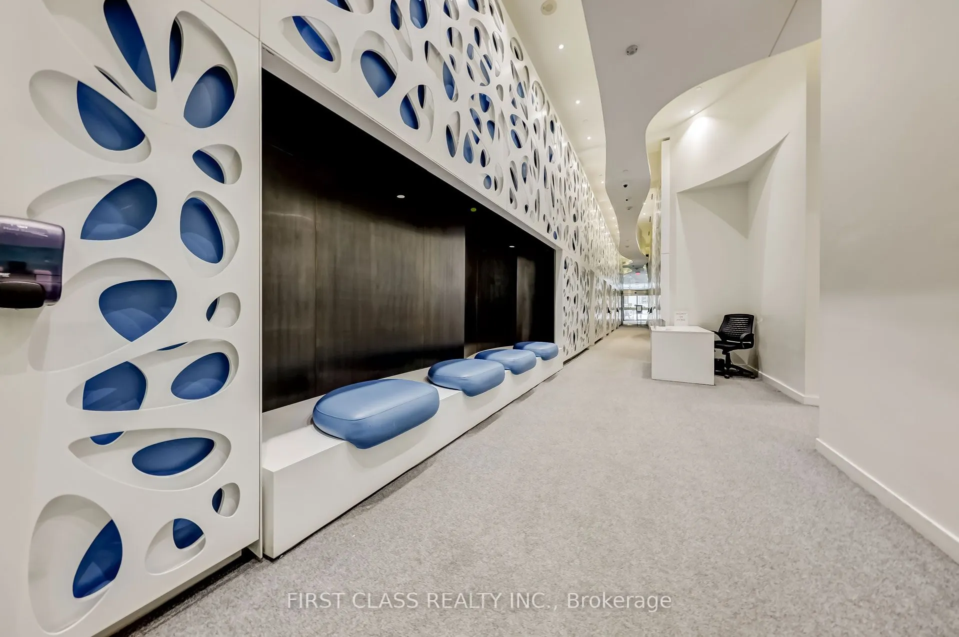 1 Bloor Street E, #5305