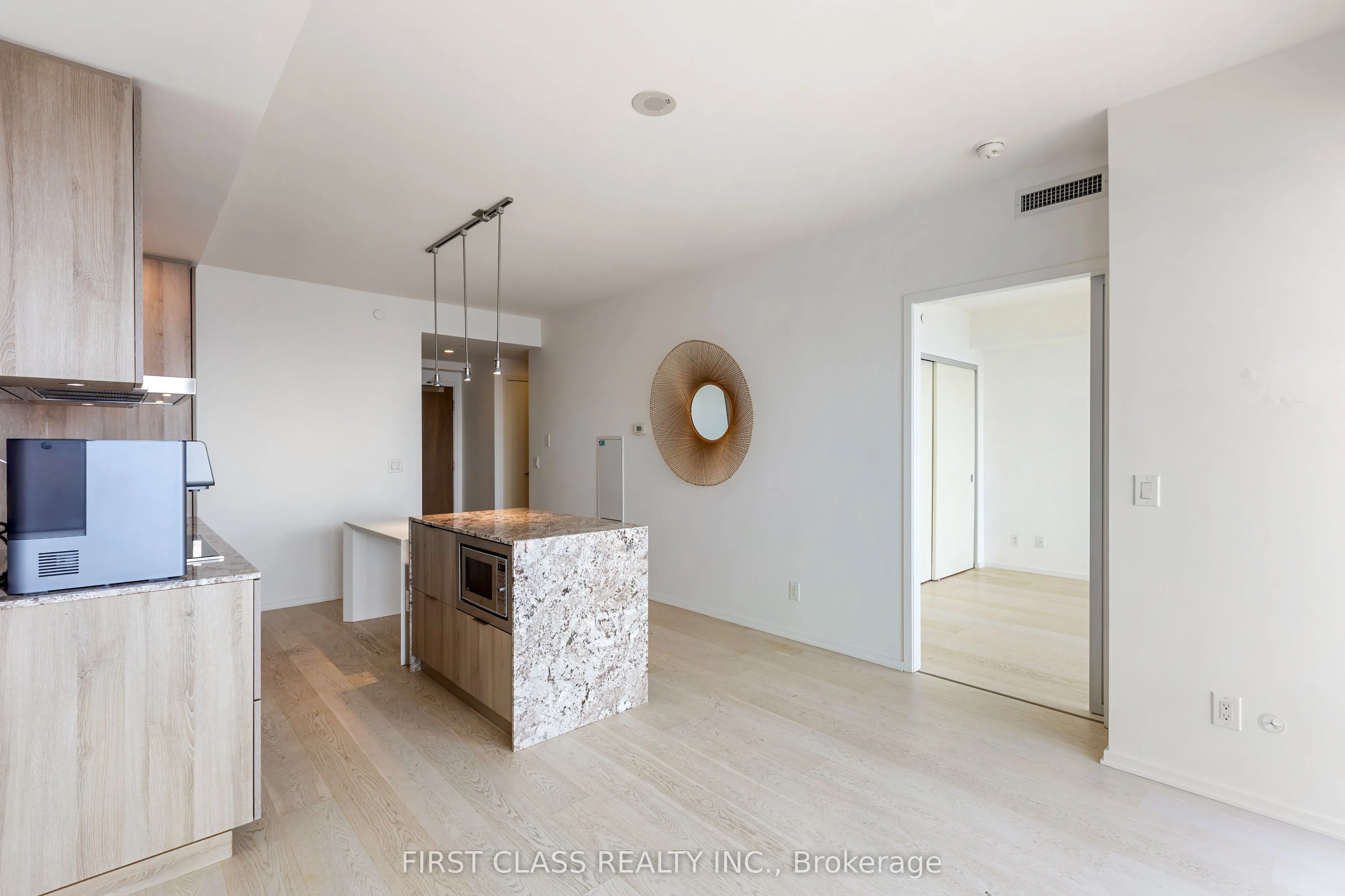 1 Bloor Street E, #5305