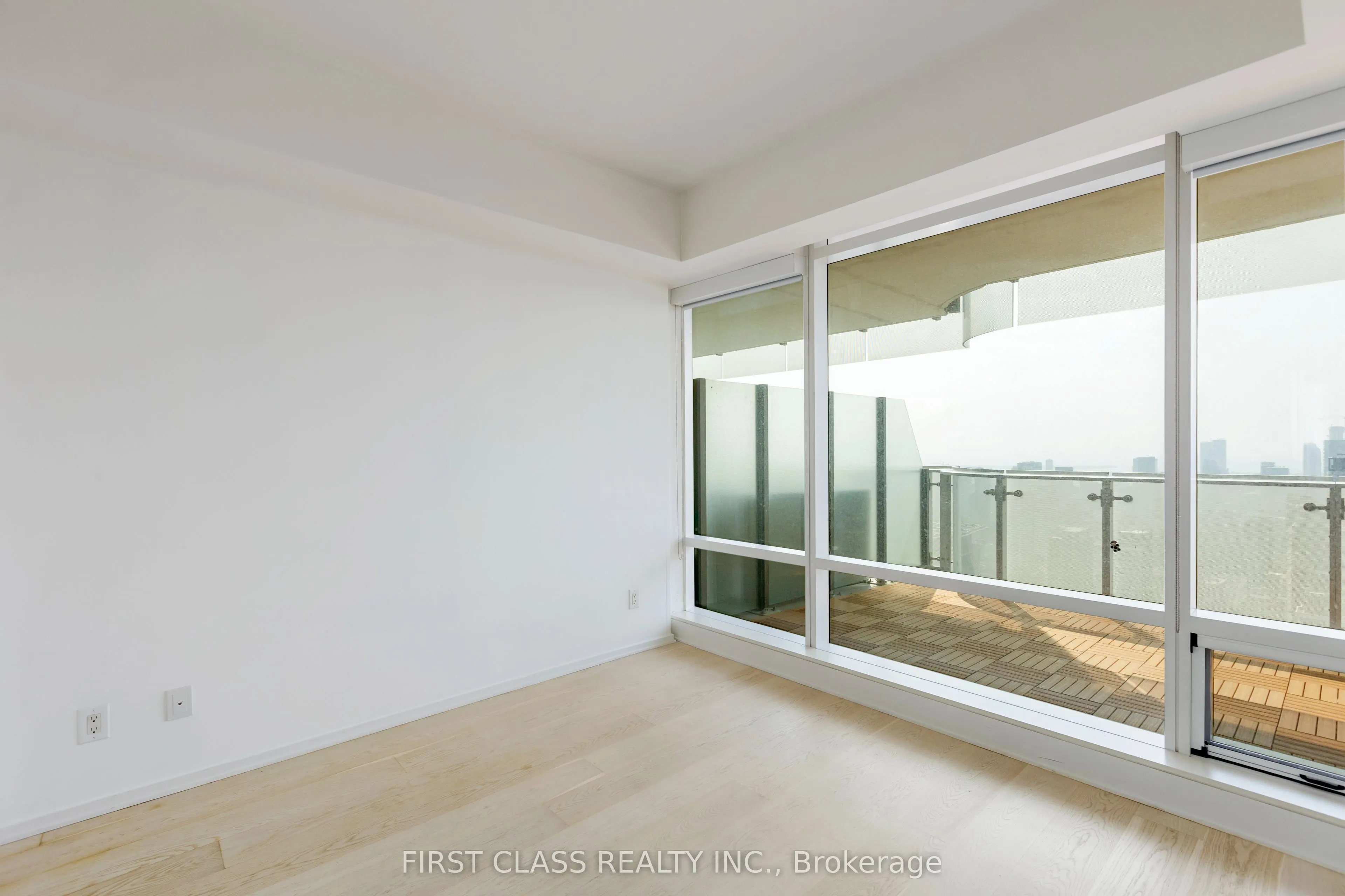 1 Bloor Street E, #5305