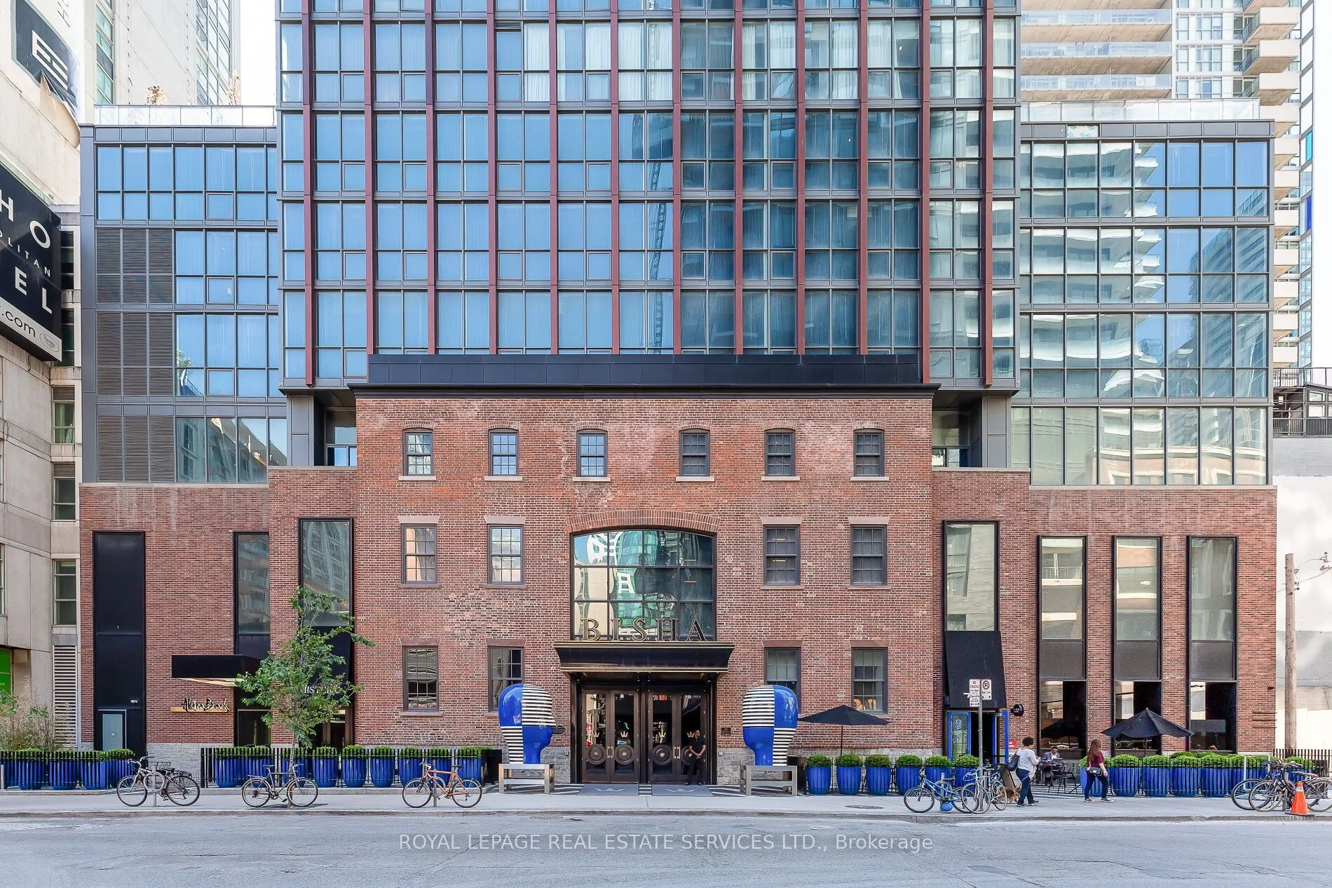 88 Blue Jays Way, #2301