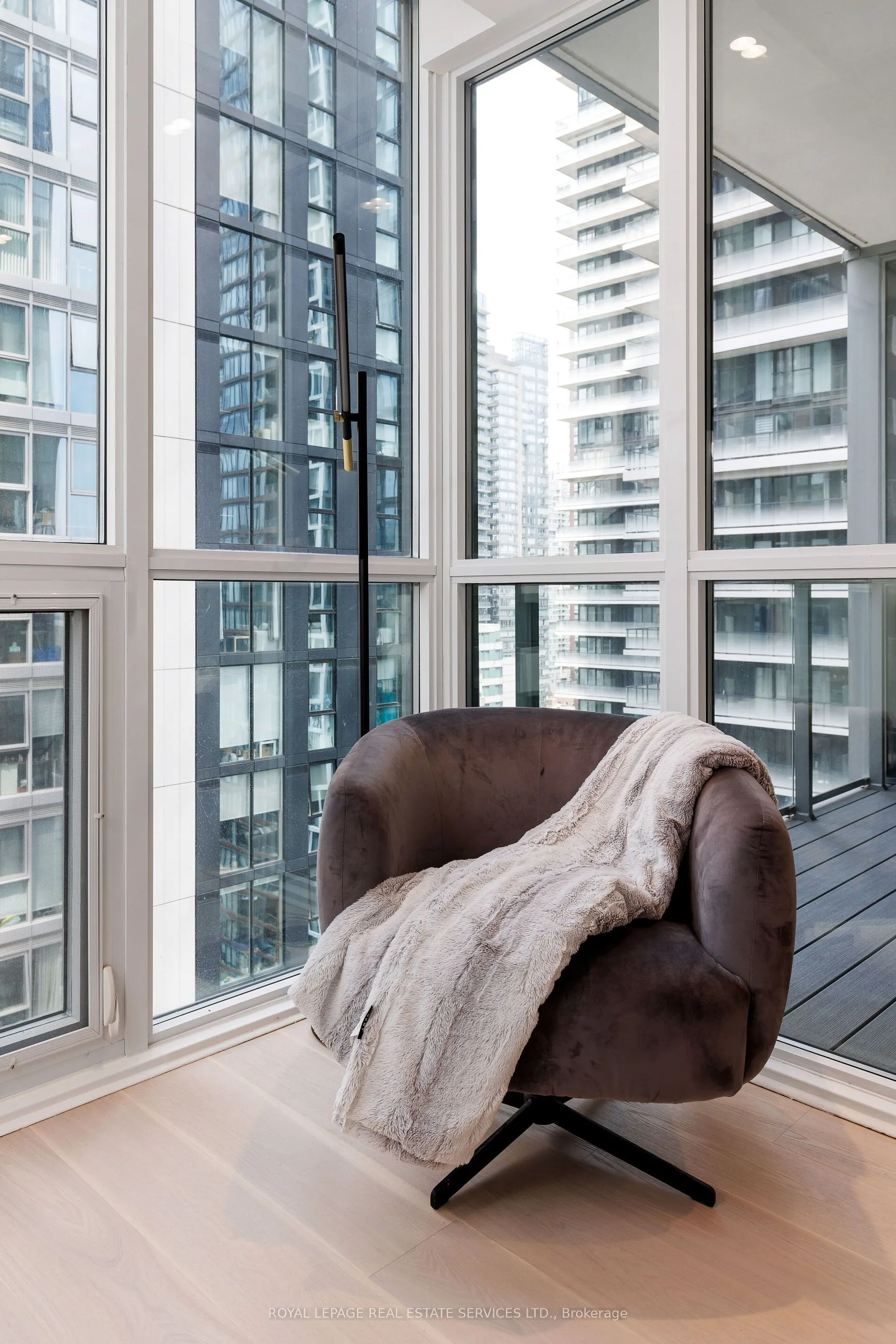 88 Blue Jays Way, #2301