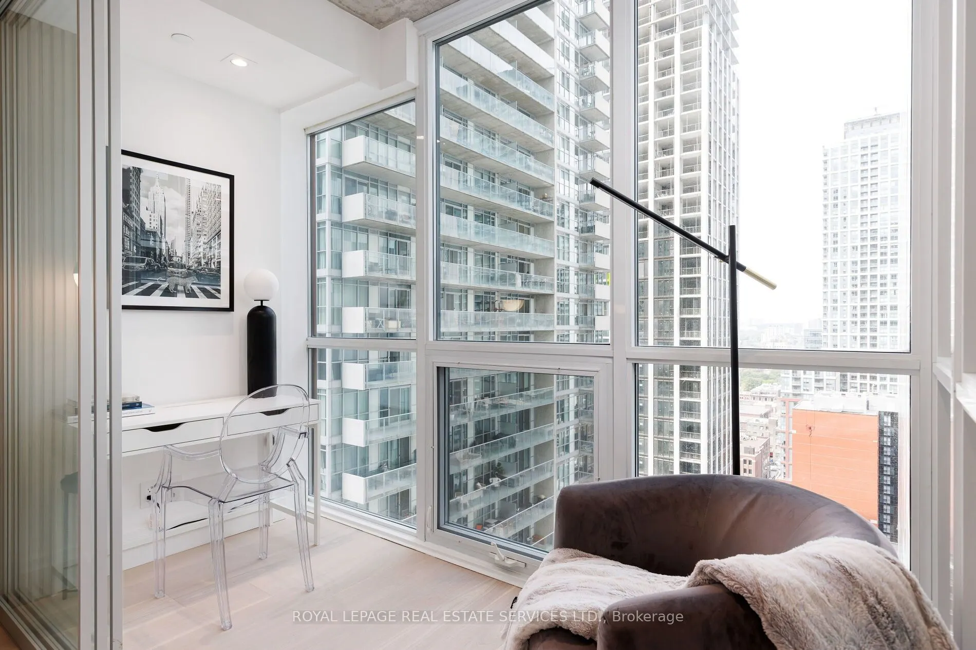 88 Blue Jays Way, #2301