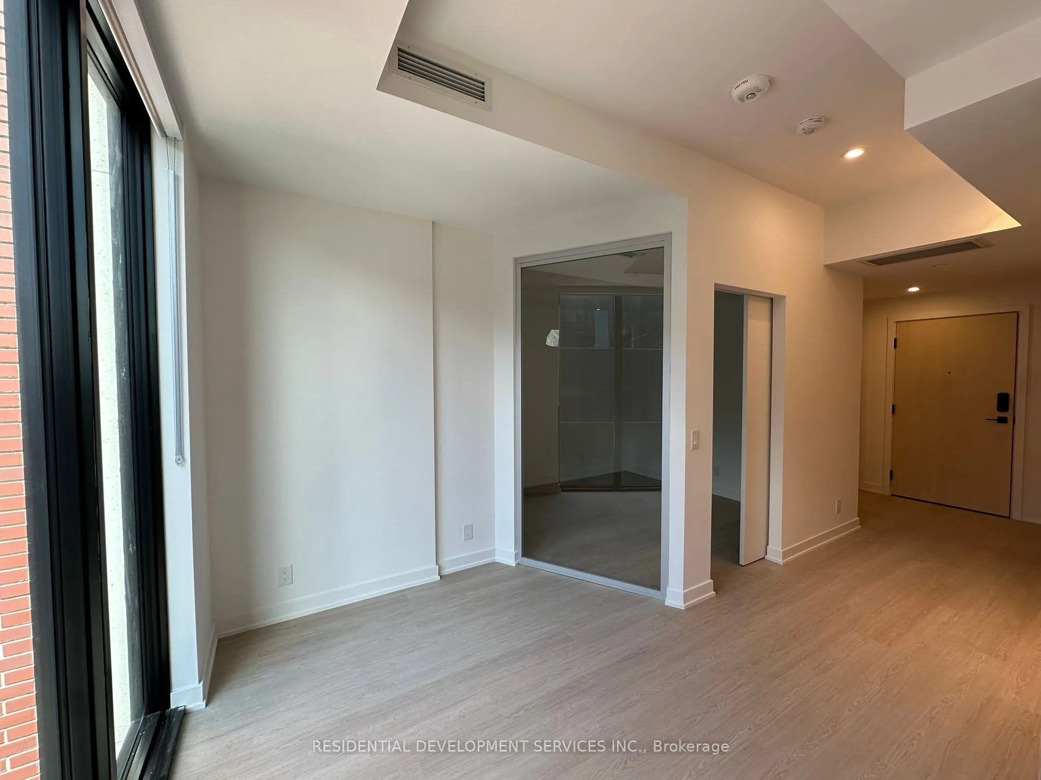 699 Sheppard Avenue E, #712
