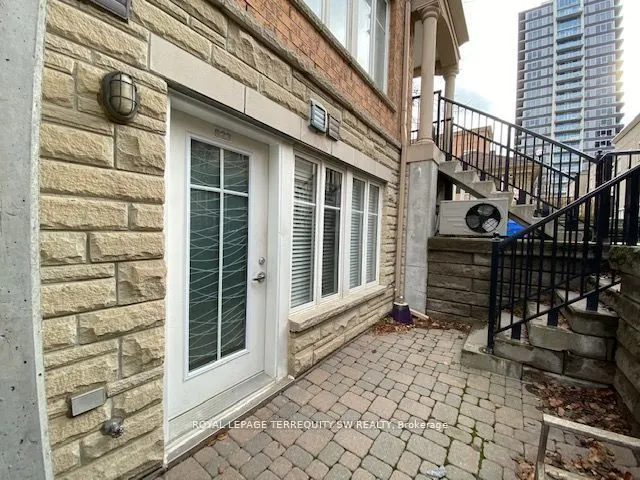 46 Western Battery Road, #823