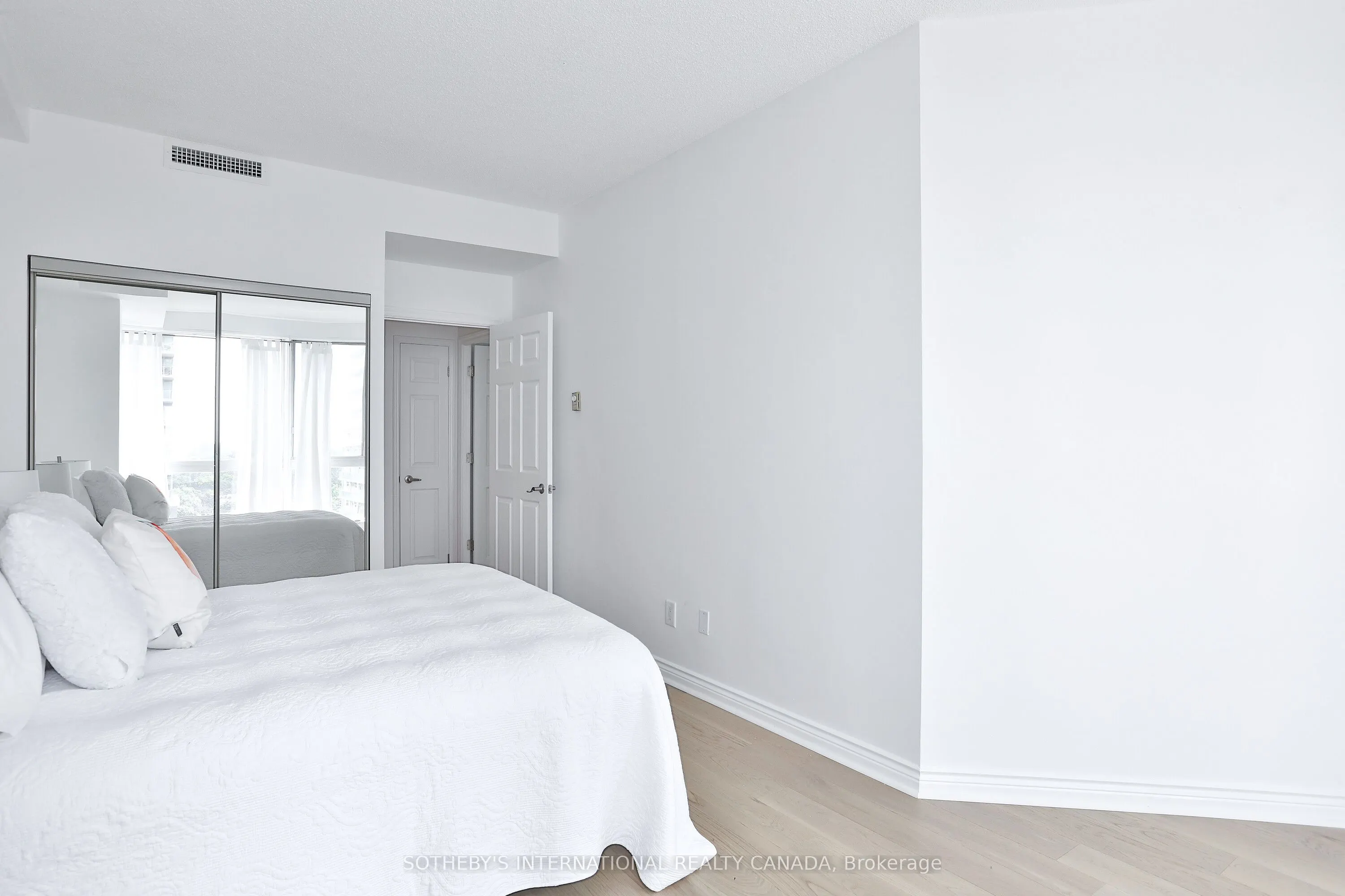 7 Broadway Avenue, #1003