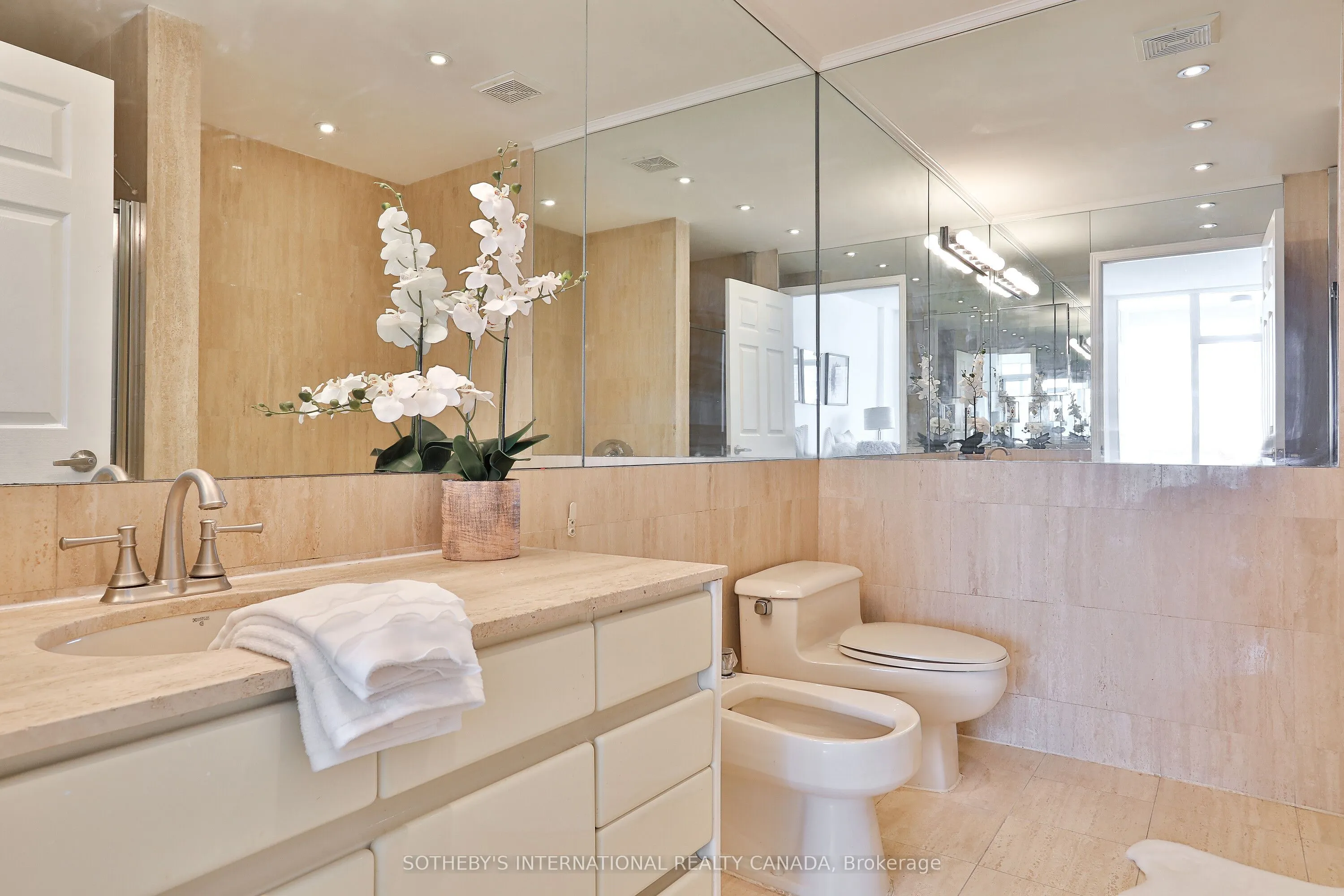 7 Broadway Avenue, #1003