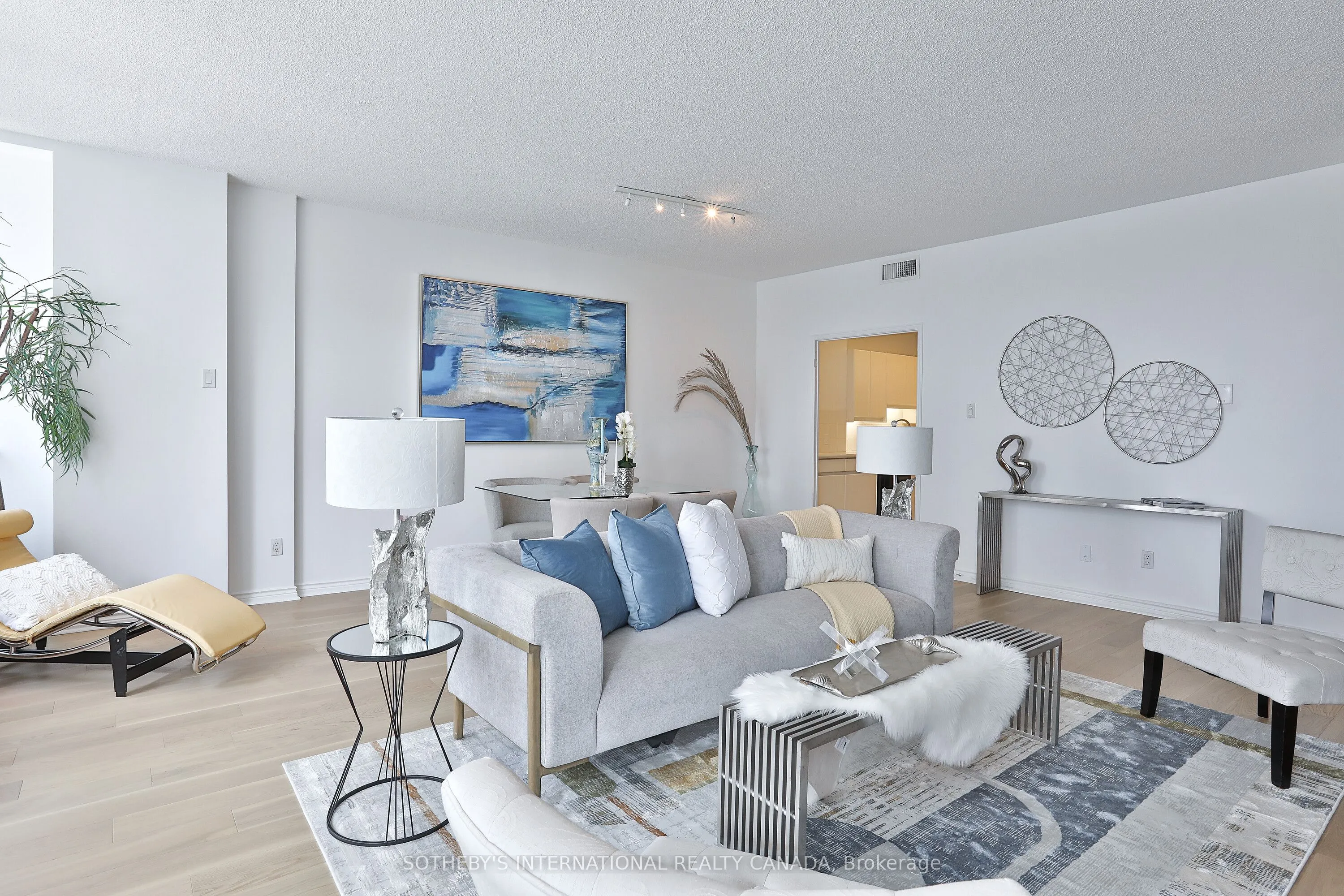 7 Broadway Avenue, #1003