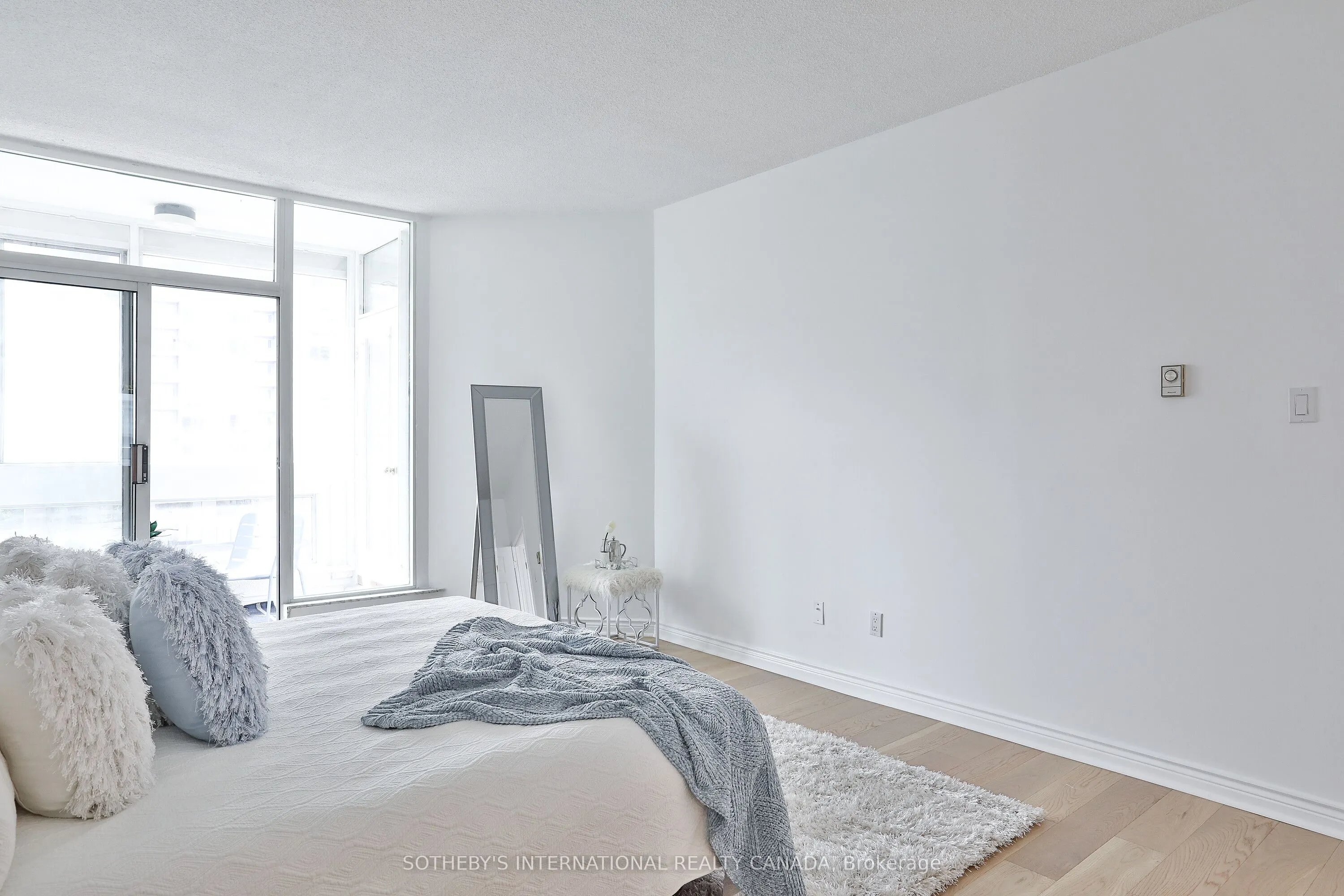 7 Broadway Avenue, #1003