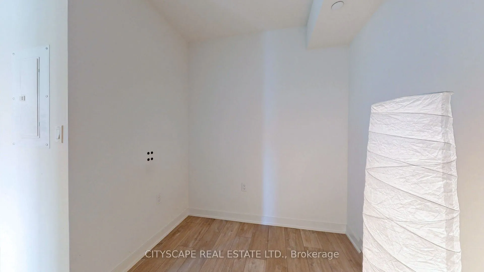 27 Bathurst Street, #703W