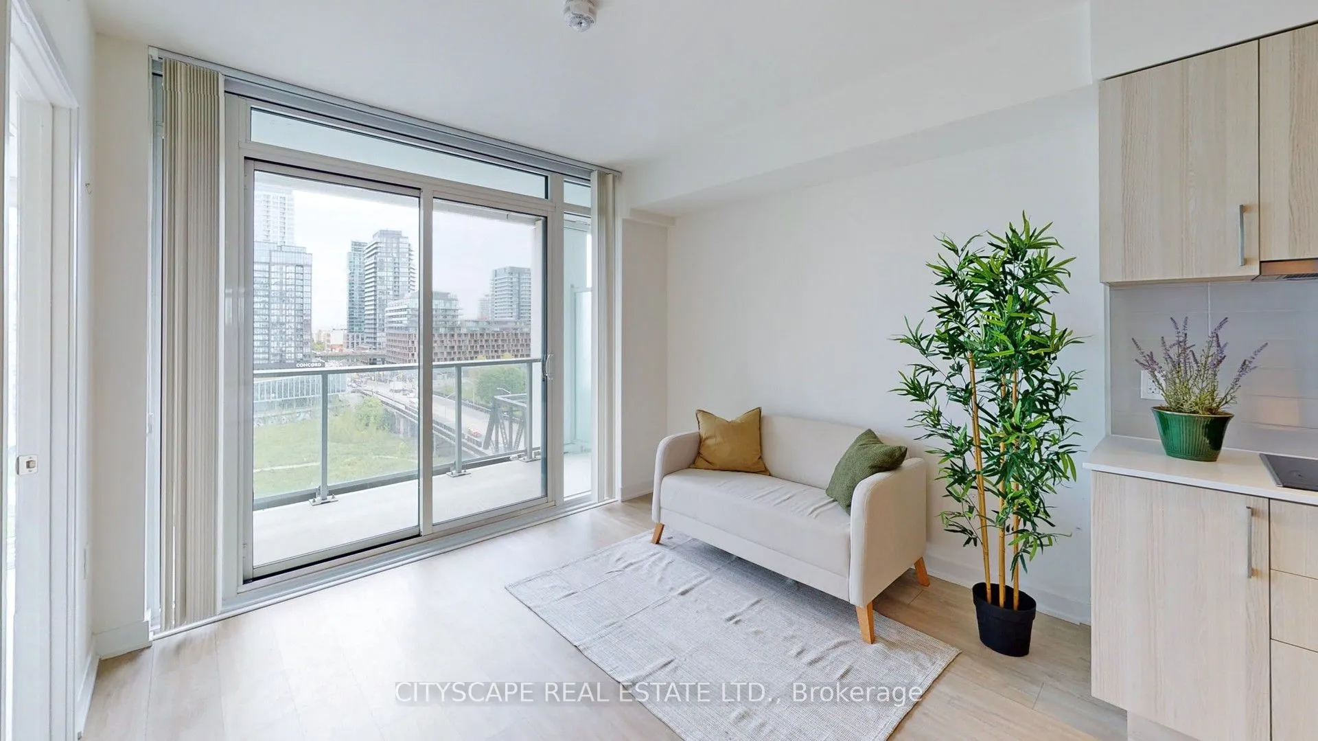 27 Bathurst Street, #703W