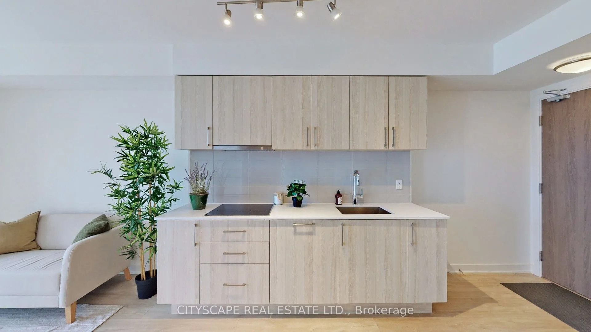 27 Bathurst Street, #703W