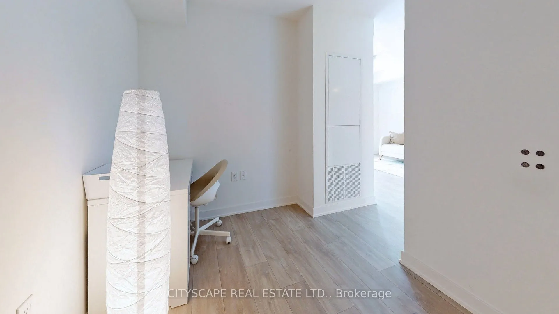 27 Bathurst Street, #703W