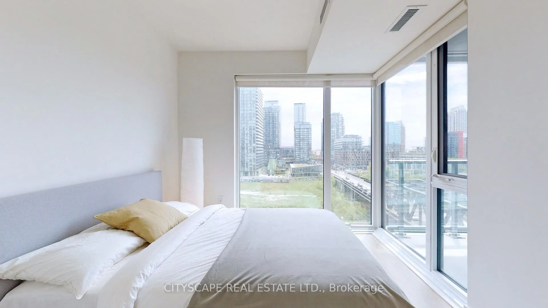 27 Bathurst Street, #703W