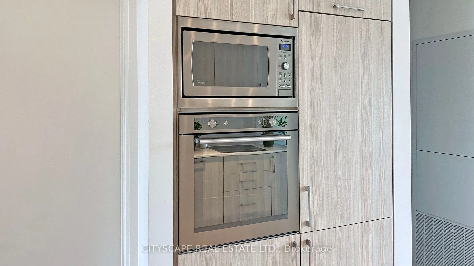 27 Bathurst Street, #703W