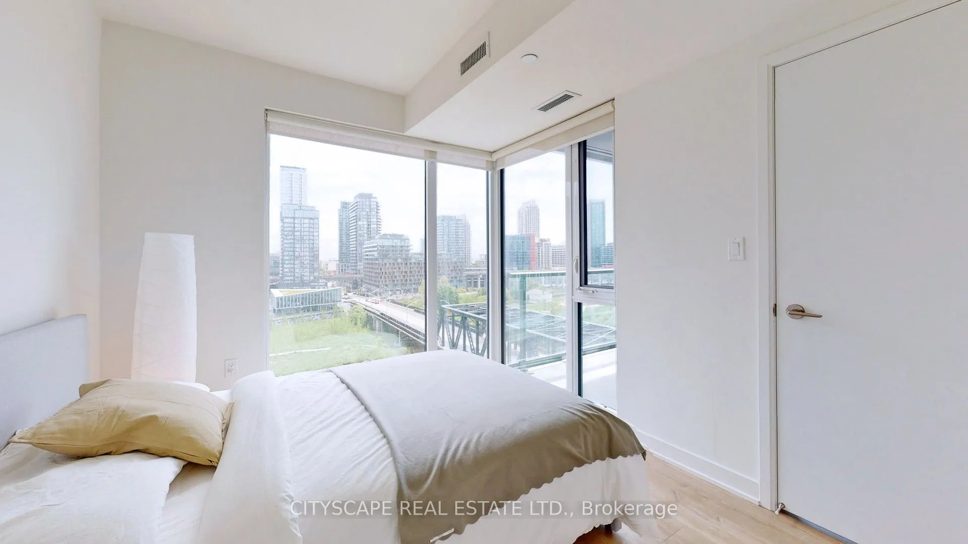27 Bathurst Street, #703W