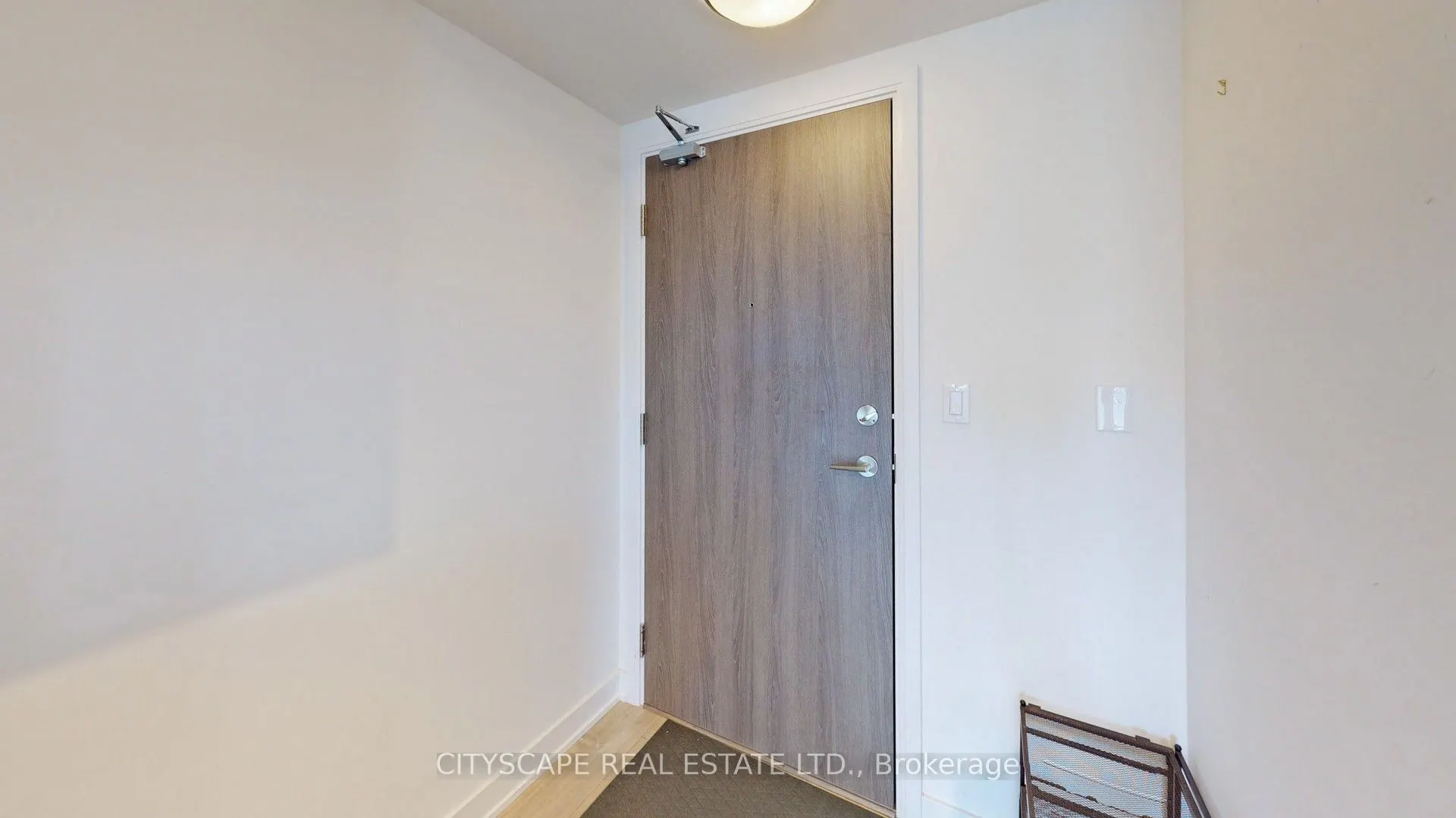 27 Bathurst Street, #703W