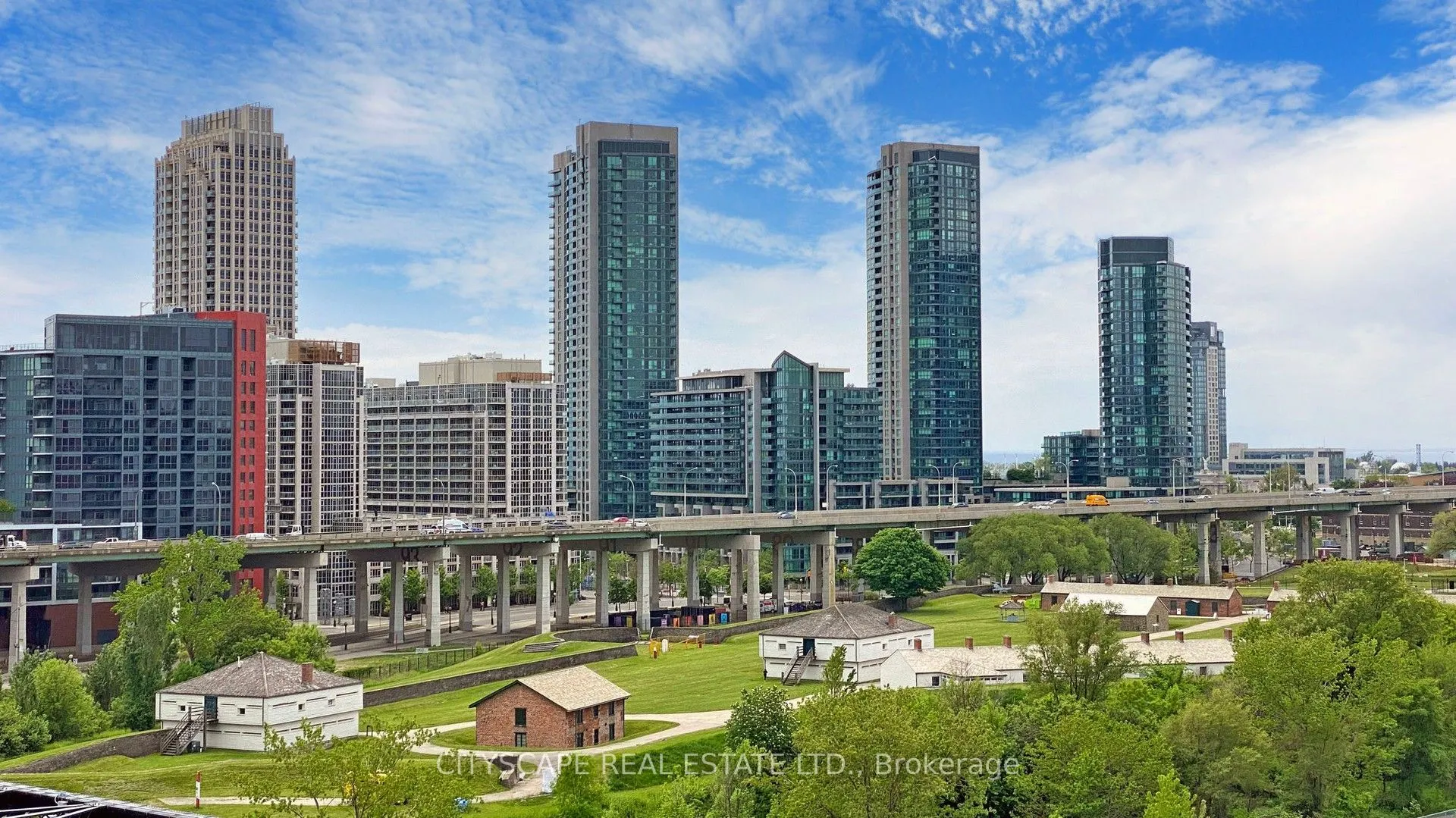 27 Bathurst Street, #703W