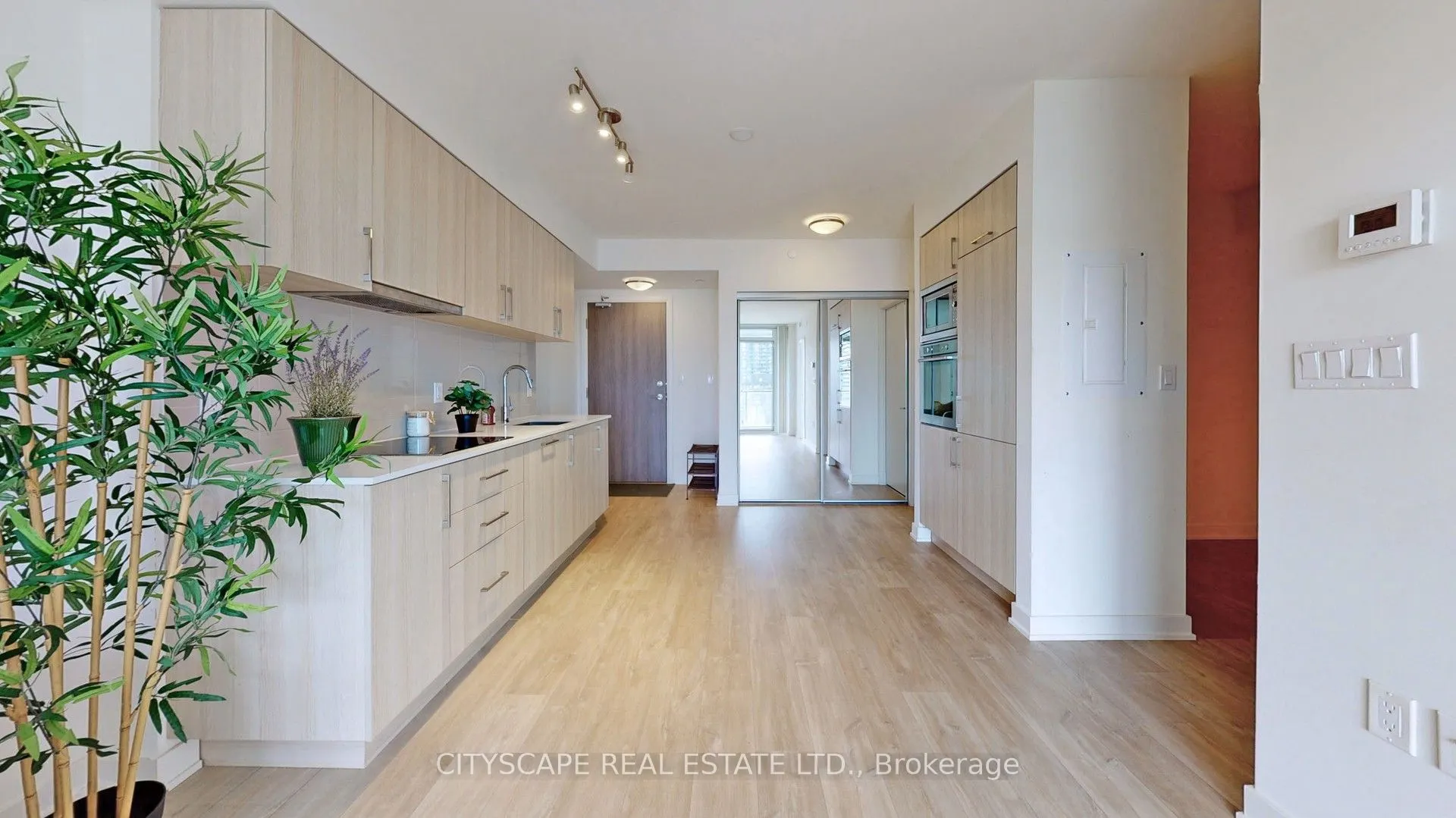 27 Bathurst Street, #703W