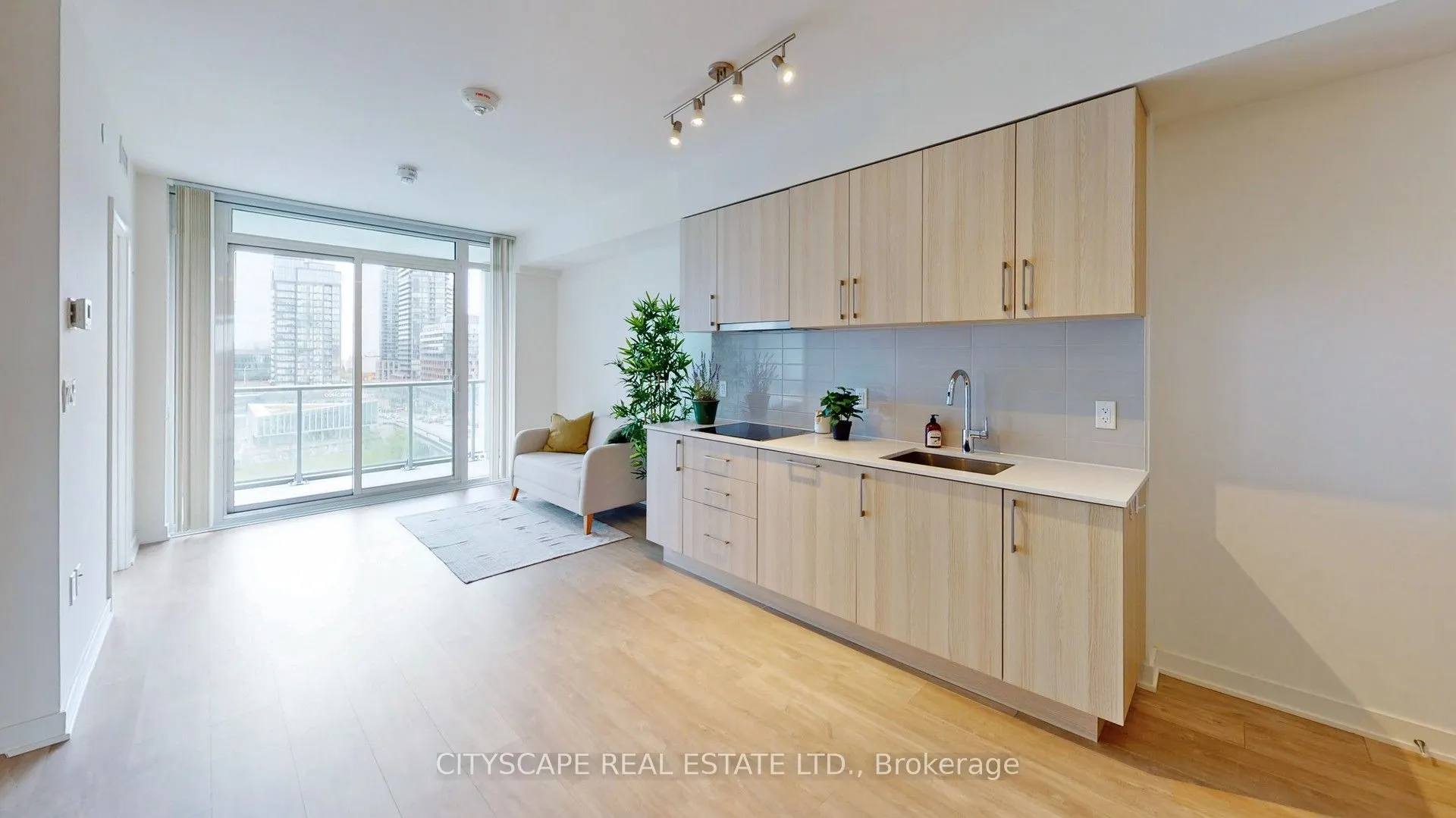 27 Bathurst Street, #703W