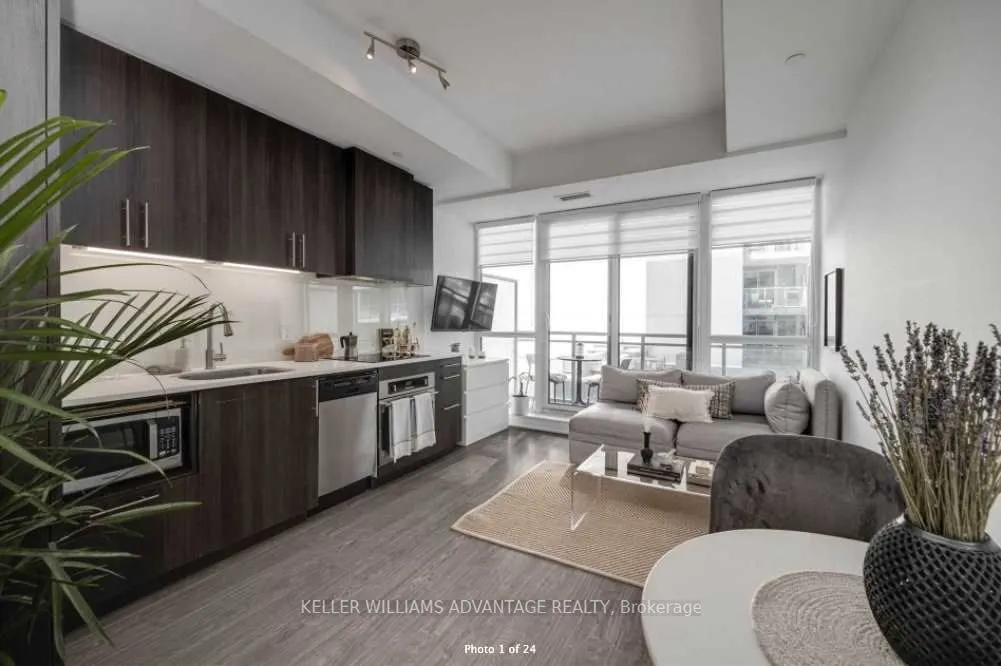 508 Wellington Street W, #505