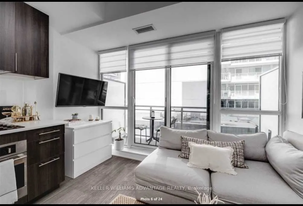 508 Wellington Street W, #505