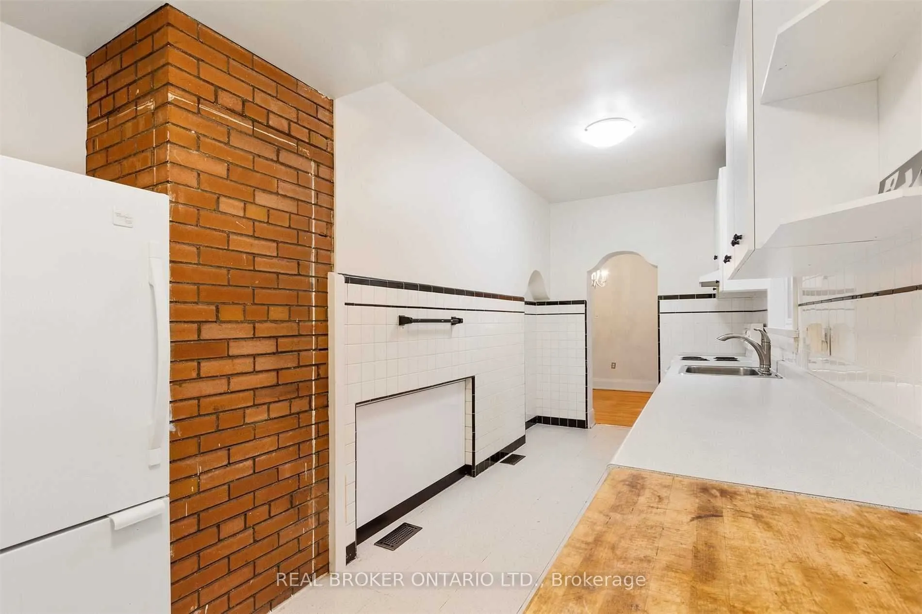 499 Palmerston Boulevard