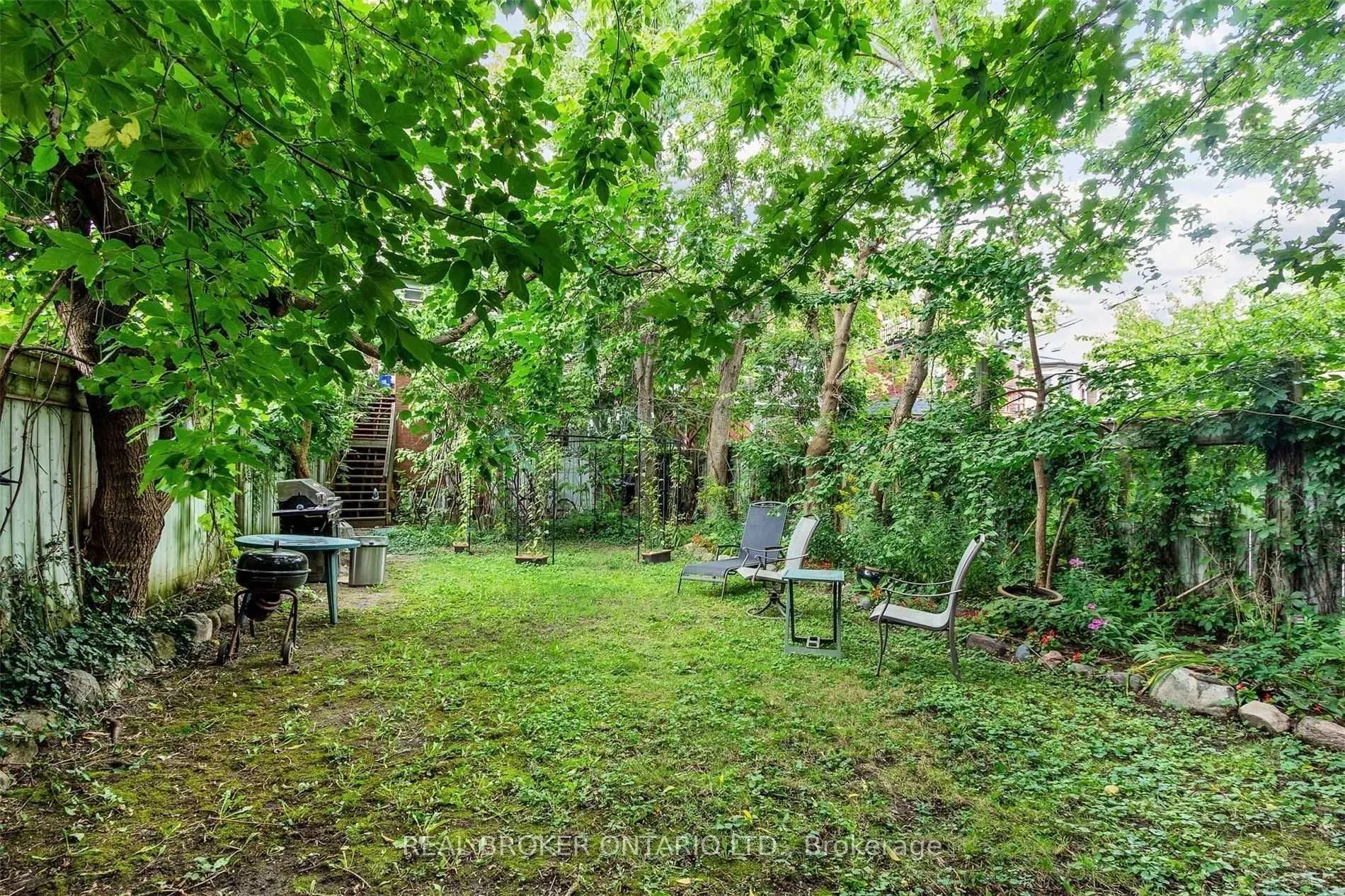 499 Palmerston Boulevard
