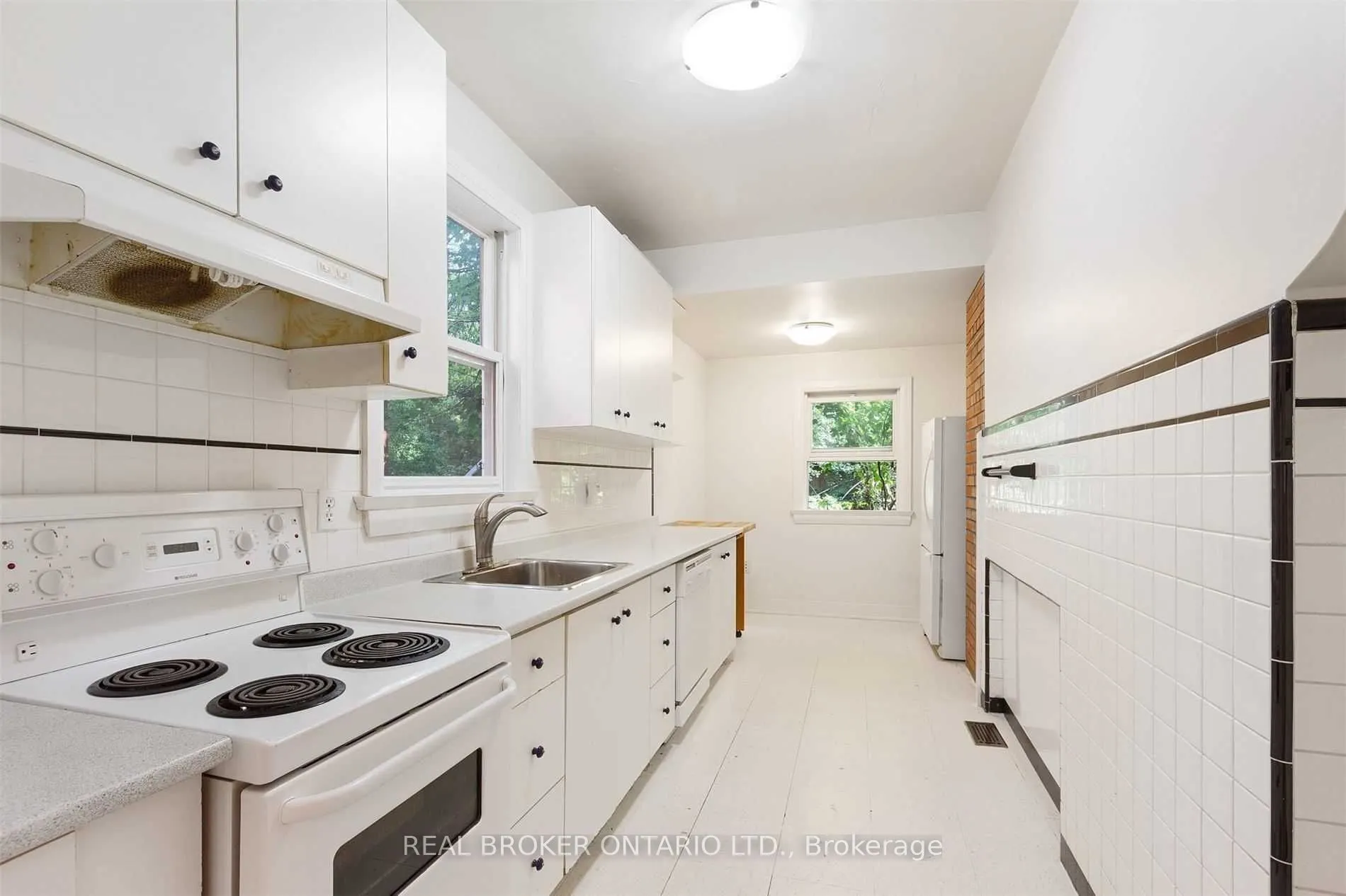 499 Palmerston Boulevard