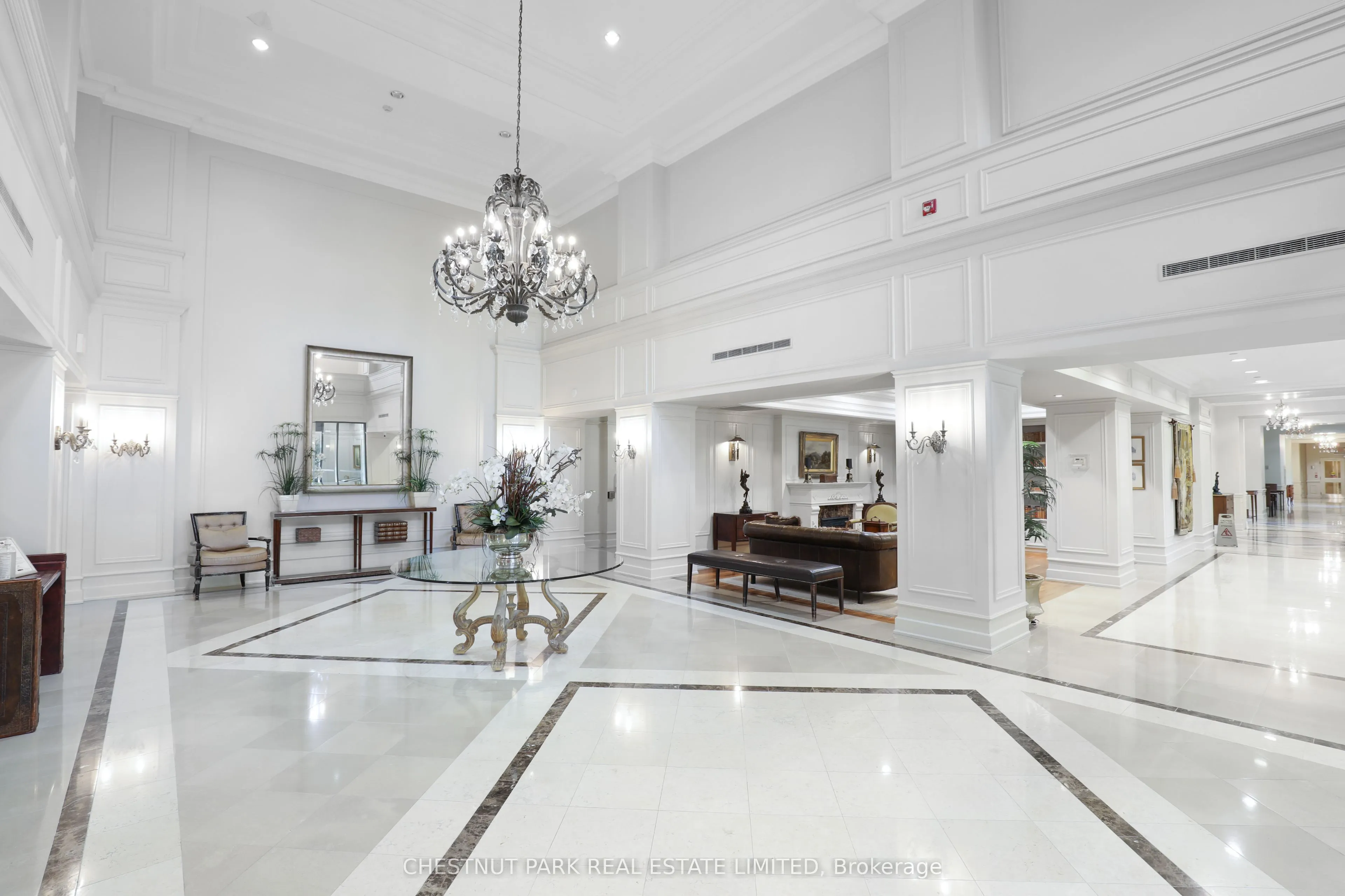 660 Sheppard Avenue E, #1403