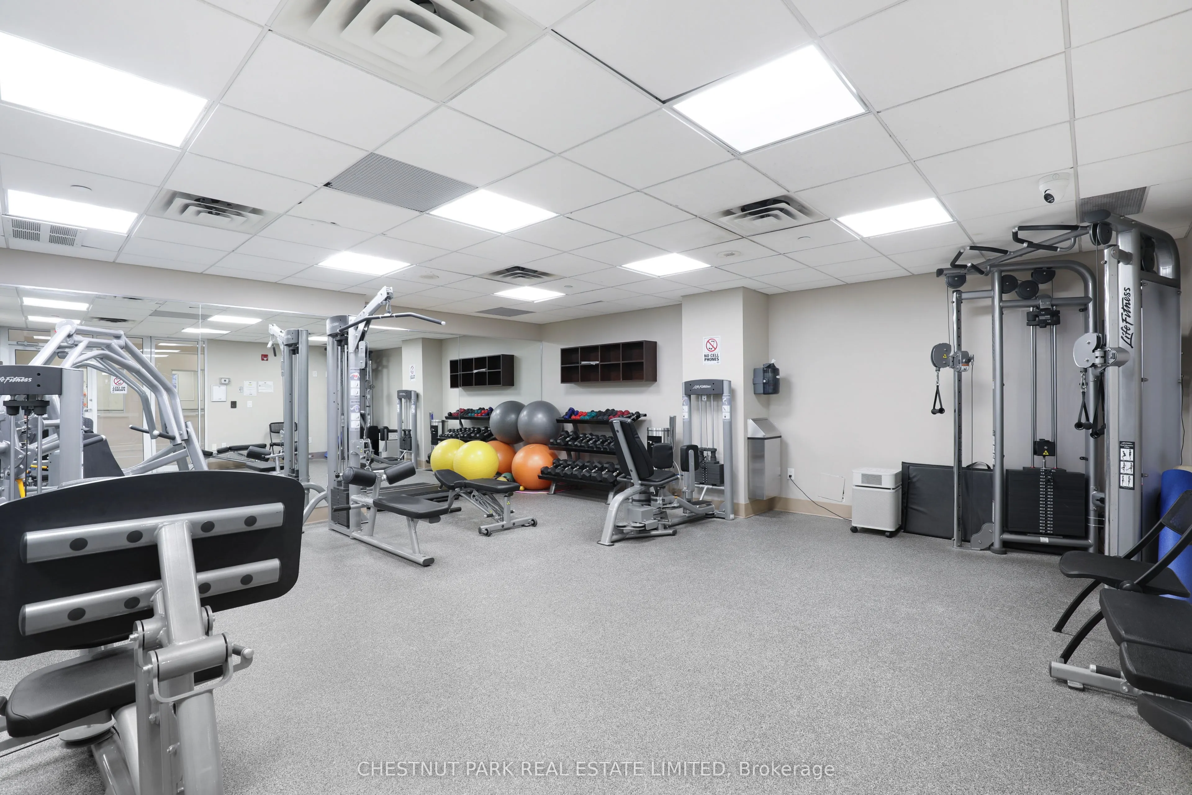 660 Sheppard Avenue E, #1403