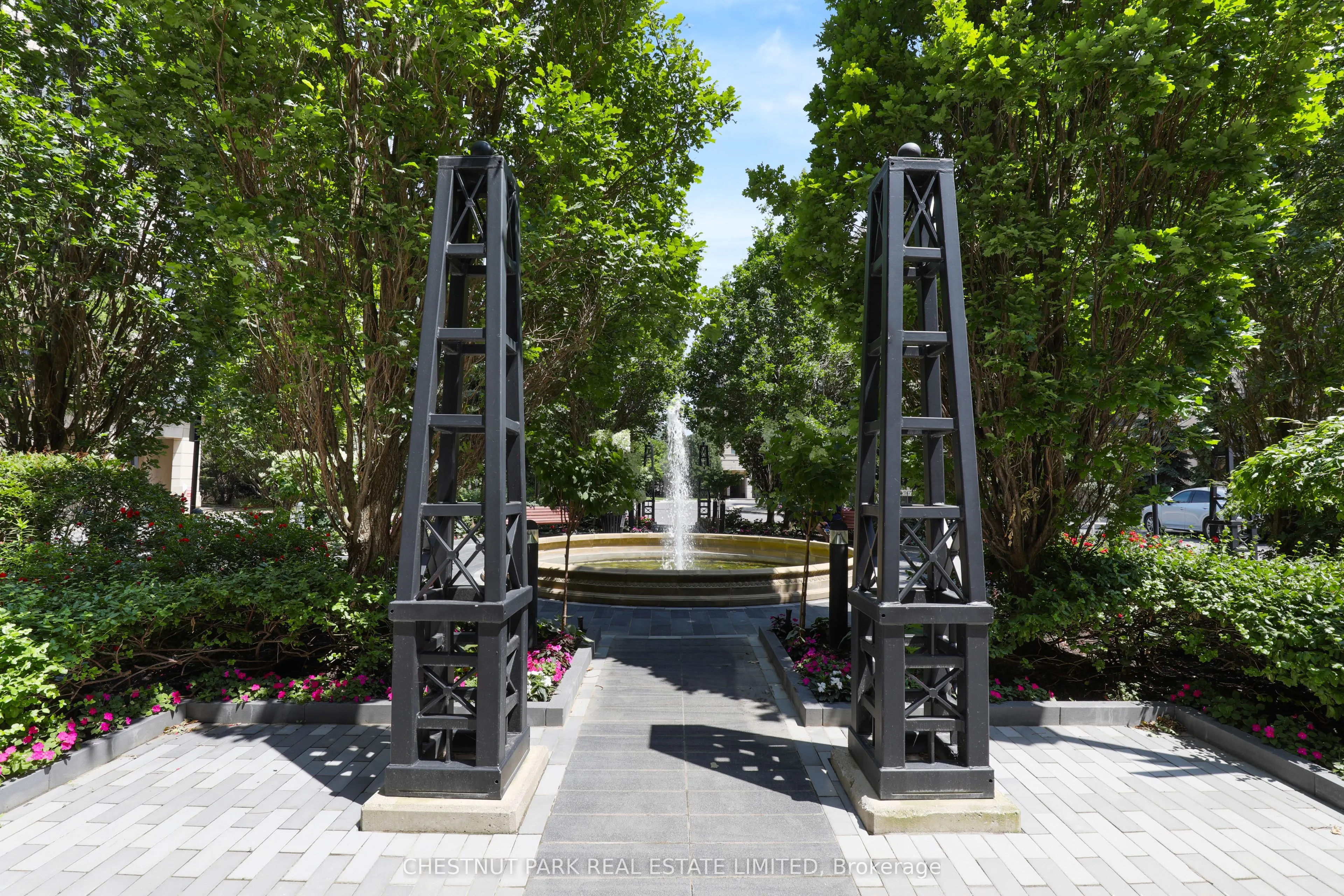 660 Sheppard Avenue E, #1403