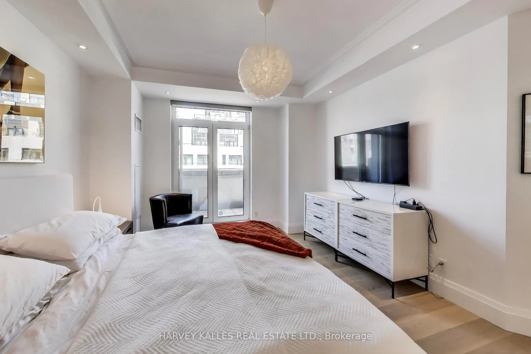 1 Balmoral Avenue, #804