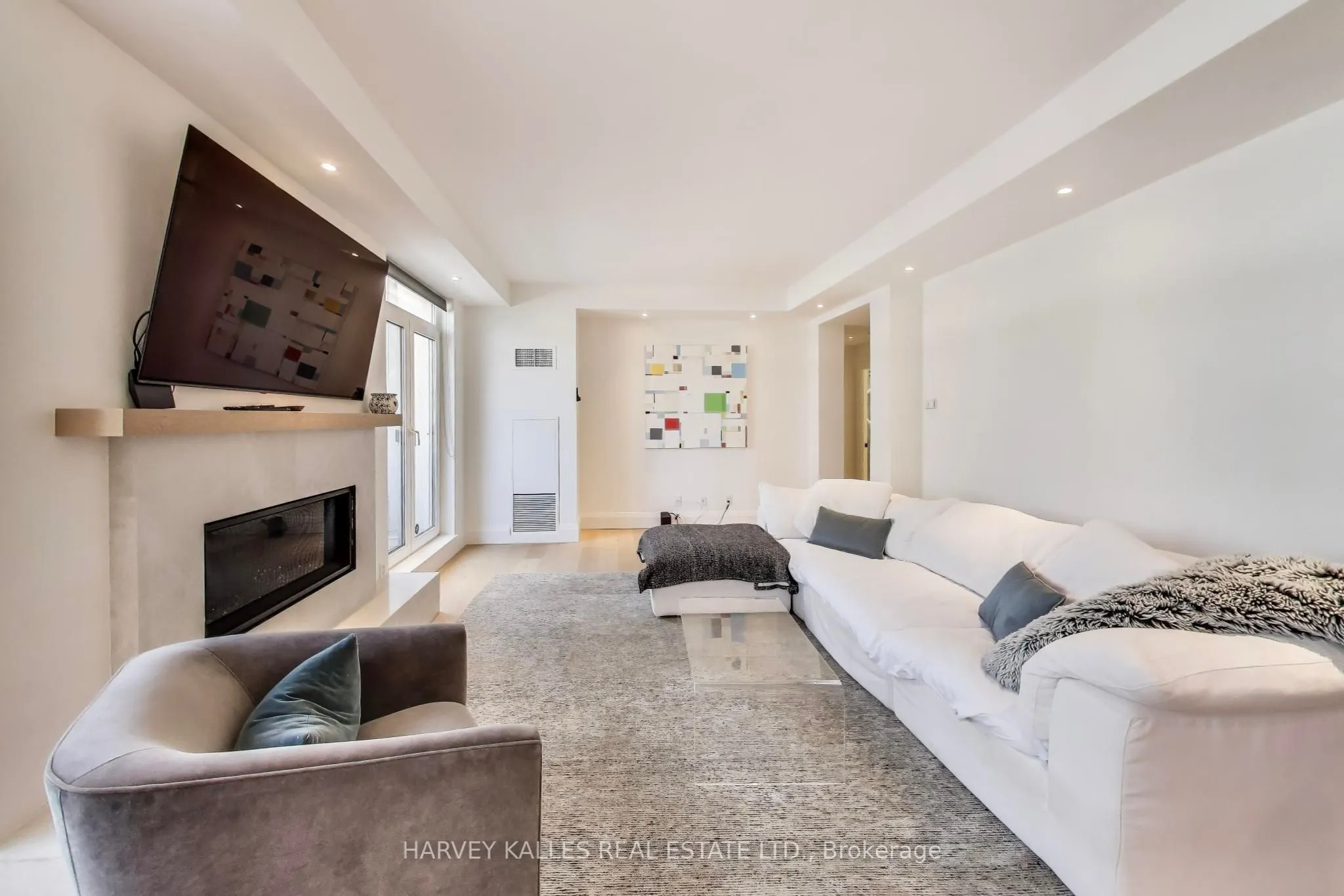 1 Balmoral Avenue, #804