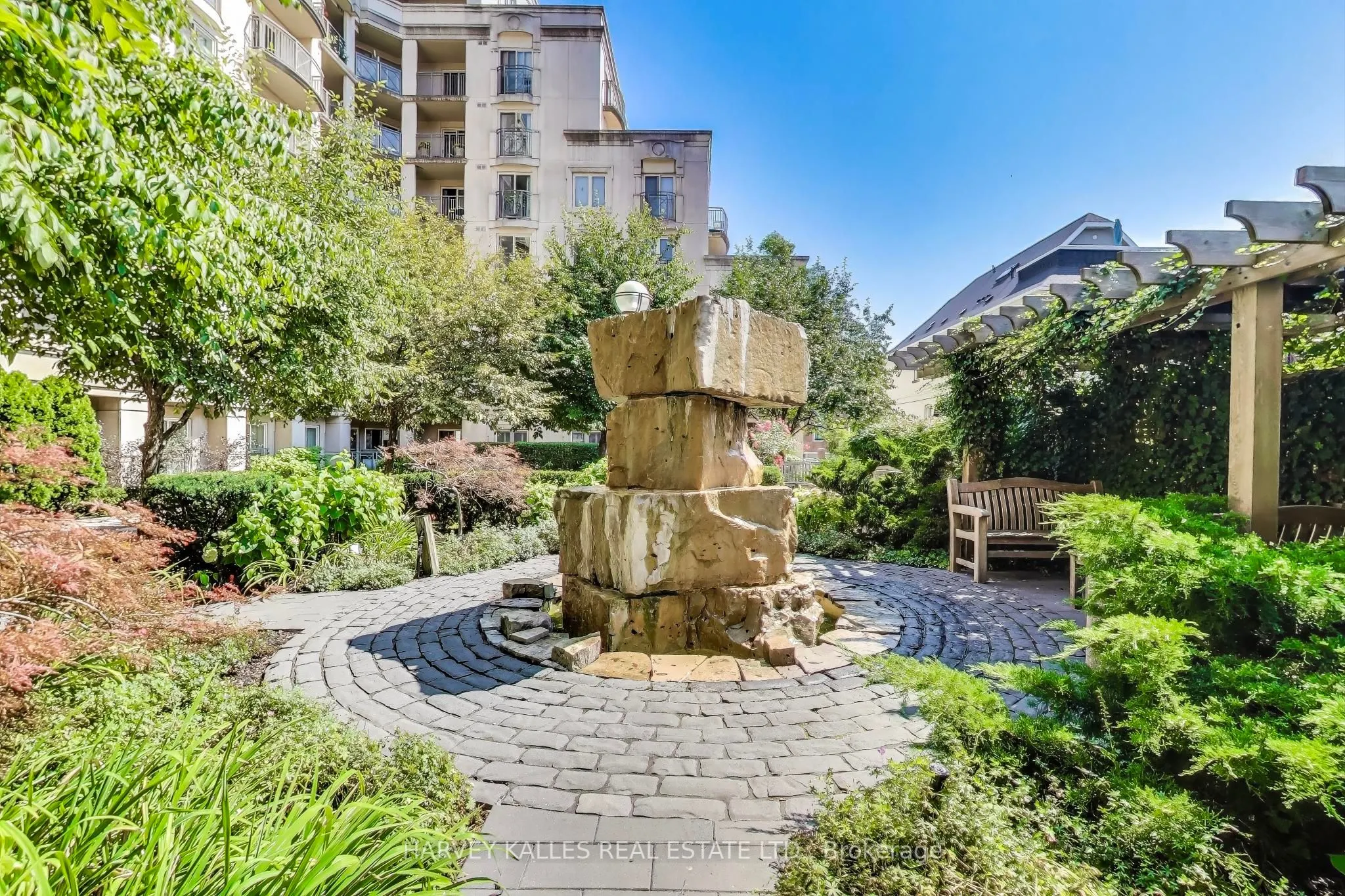 1 Balmoral Avenue, #804