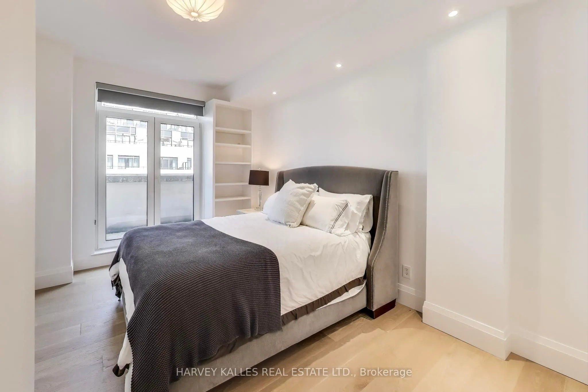 1 Balmoral Avenue, #804