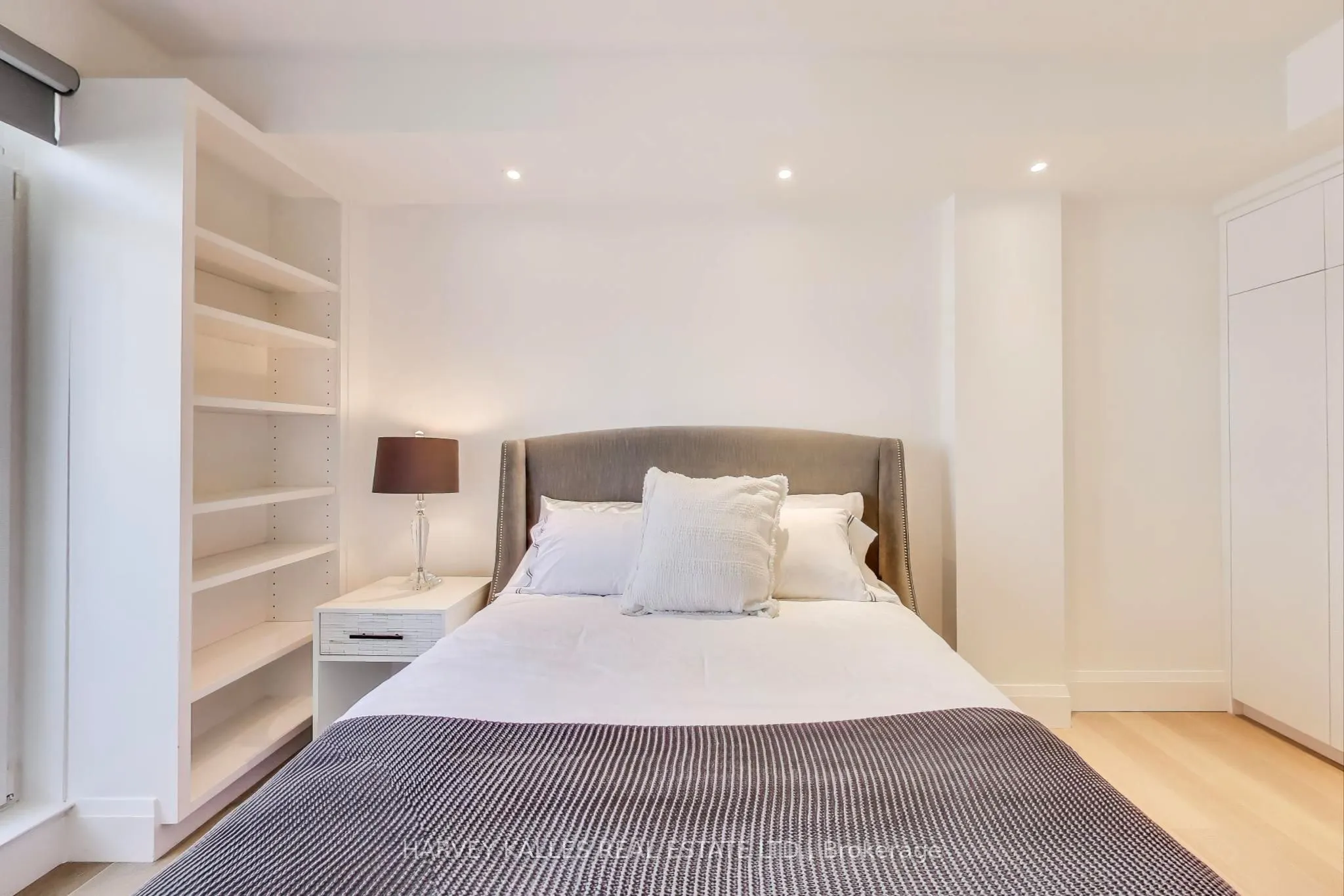 1 Balmoral Avenue, #804