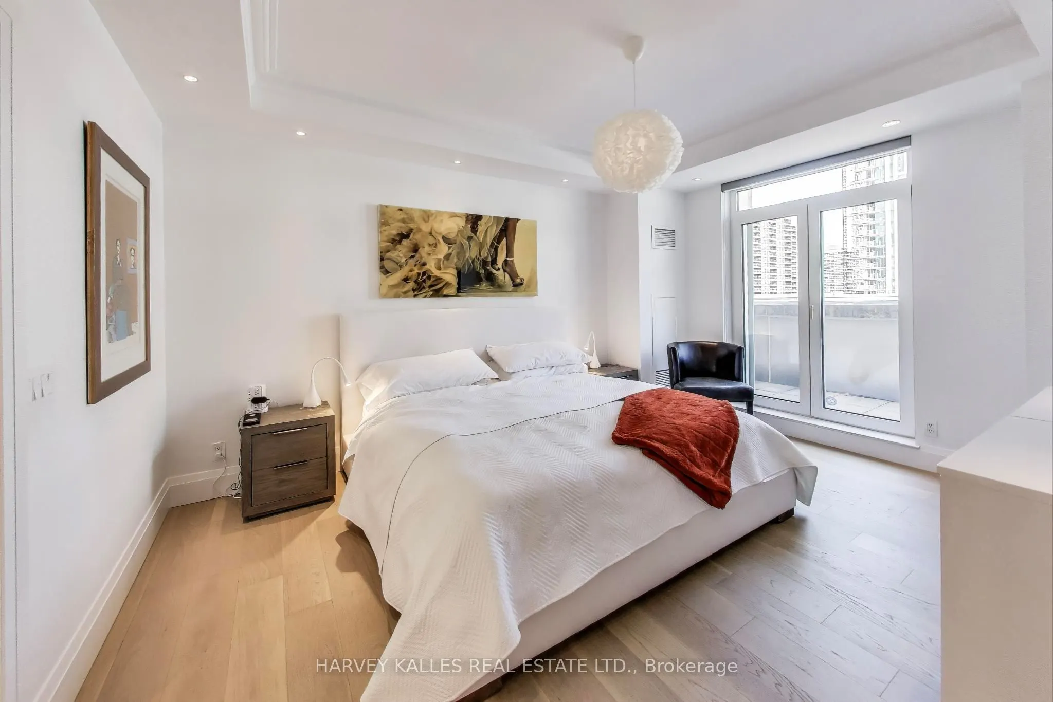 1 Balmoral Avenue, #804