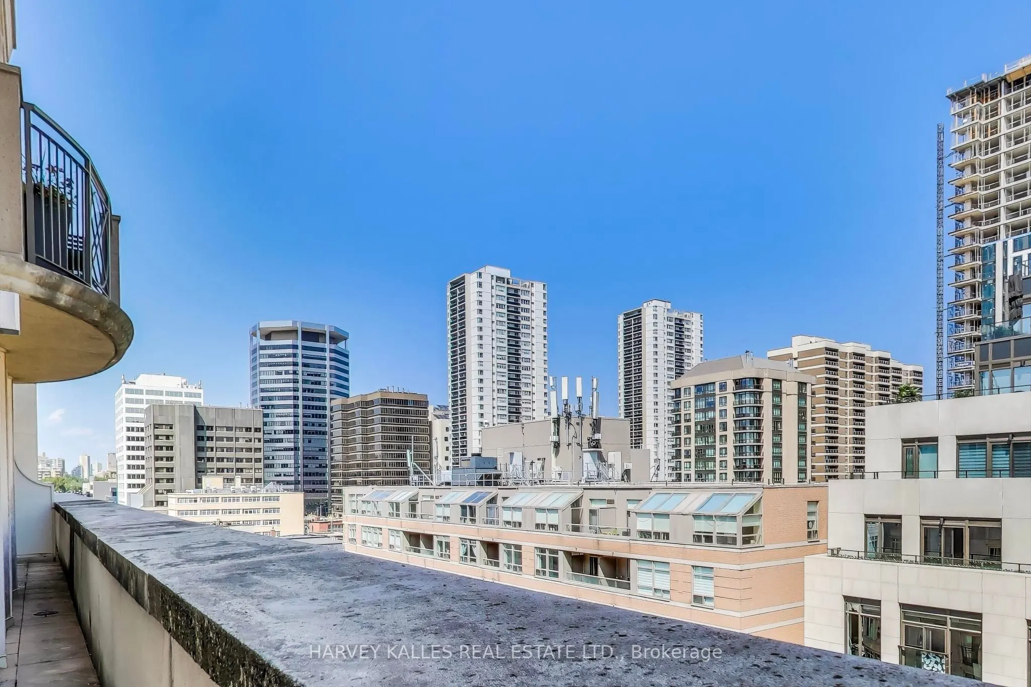 1 Balmoral Avenue, #804
