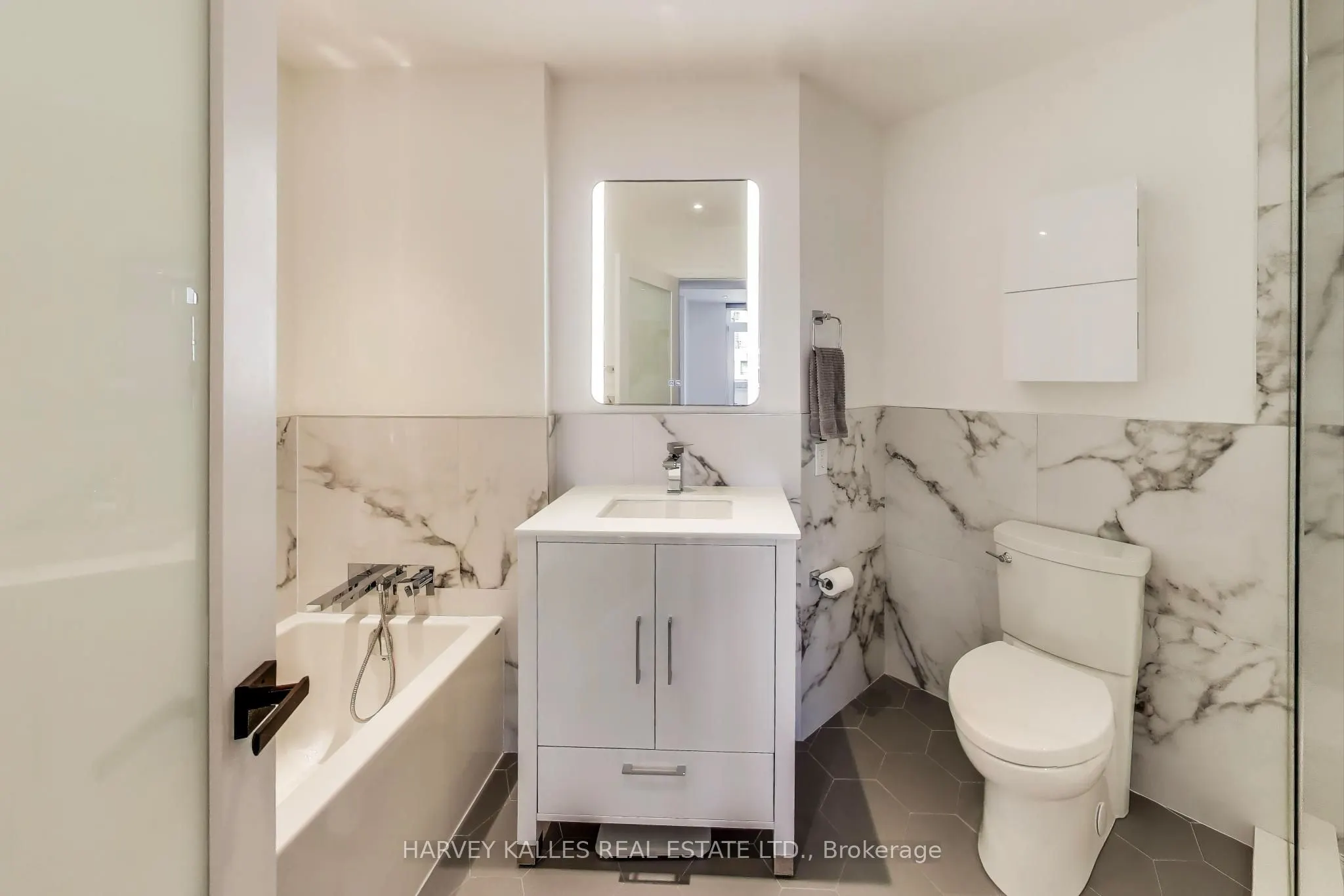 1 Balmoral Avenue, #804