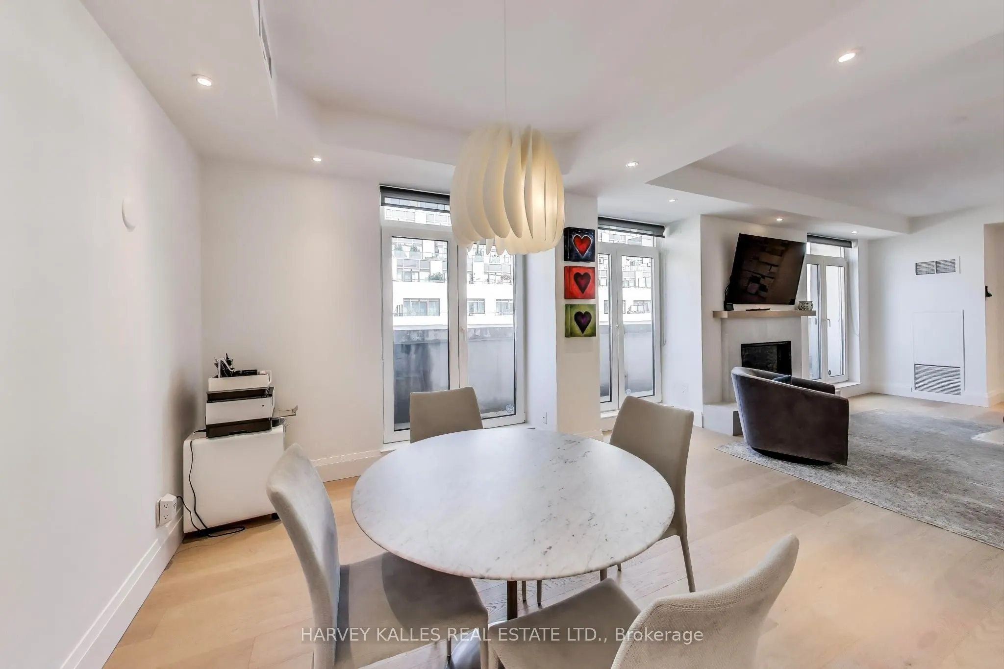 1 Balmoral Avenue, #804