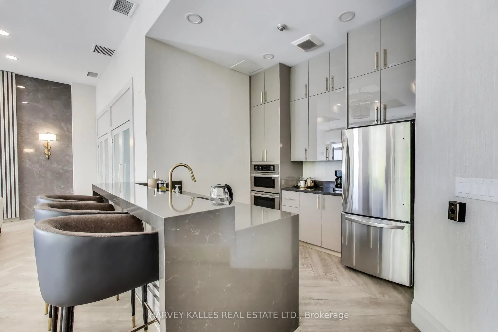 1 Balmoral Avenue, #804
