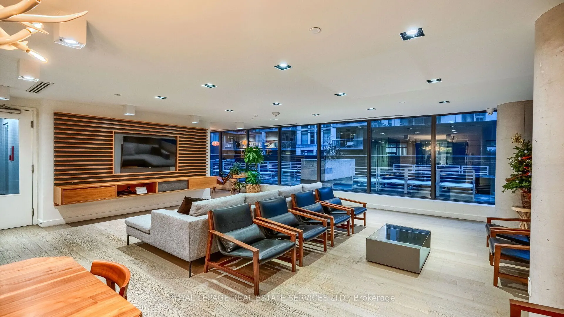 111 Bathurst Street, #1301