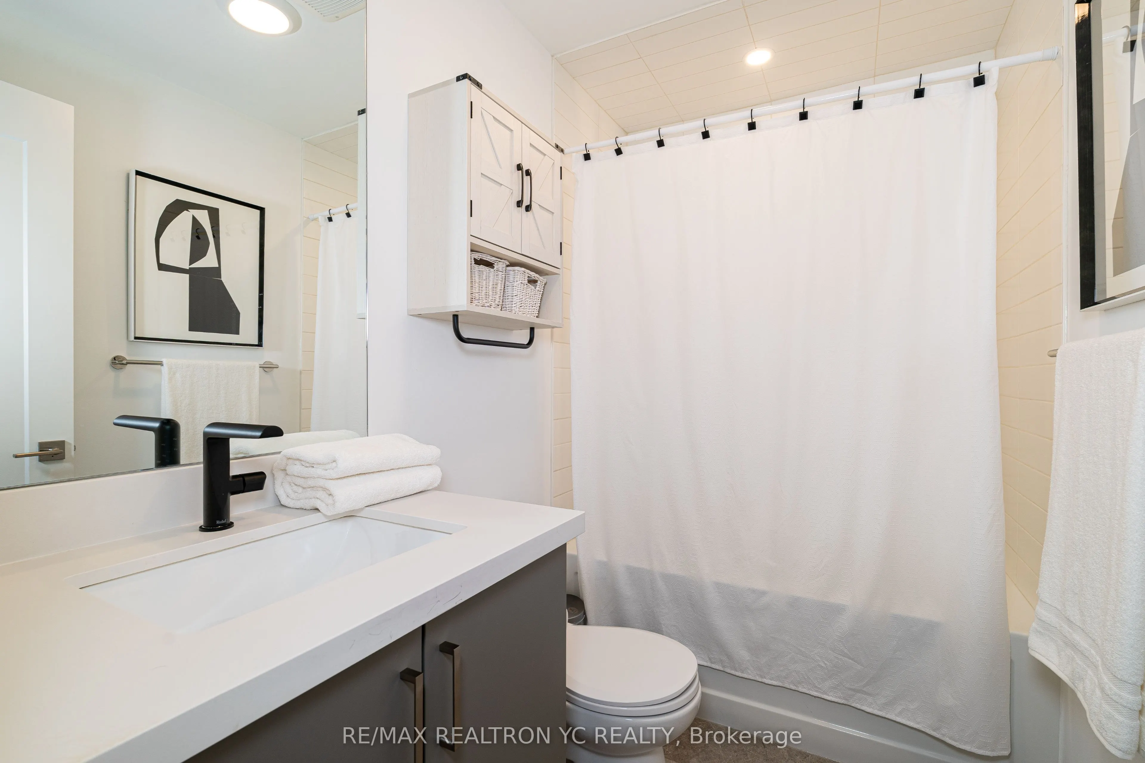 18 Greenbriar Road, #4