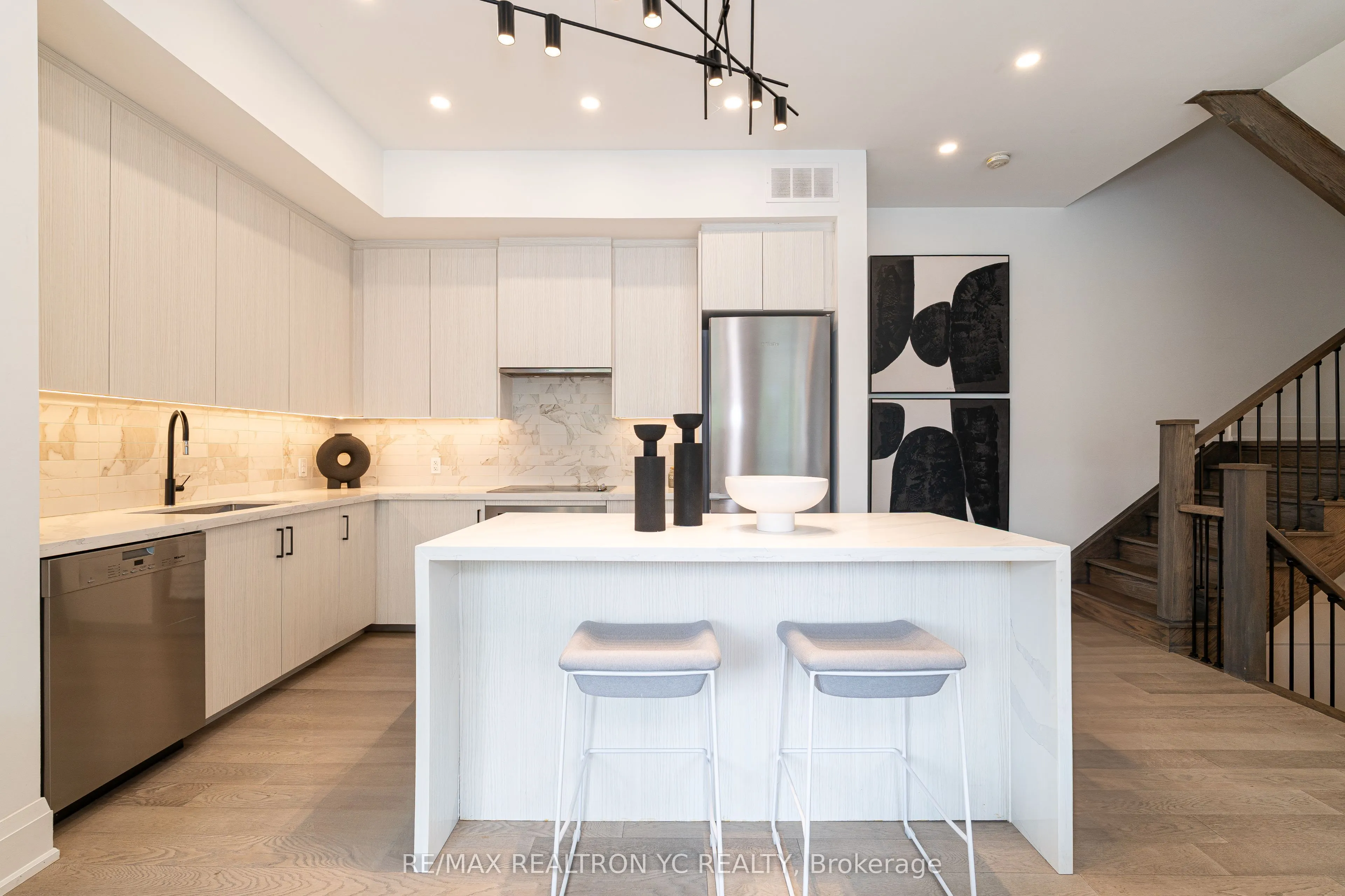 18 Greenbriar Road, #4