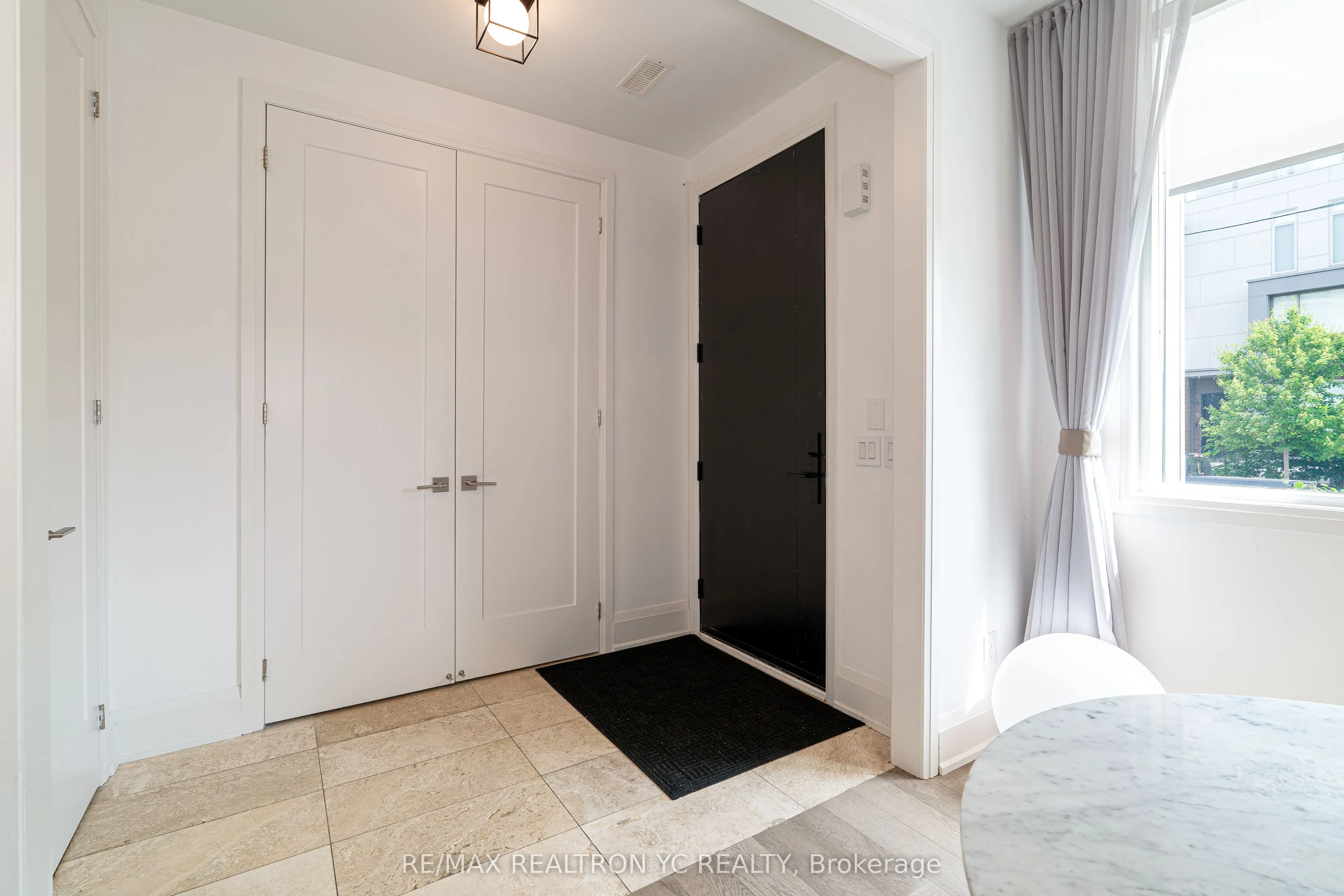 18 Greenbriar Road, #4