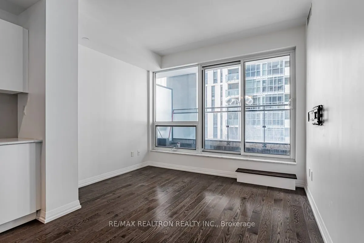 460 Adelaide Street E, #317