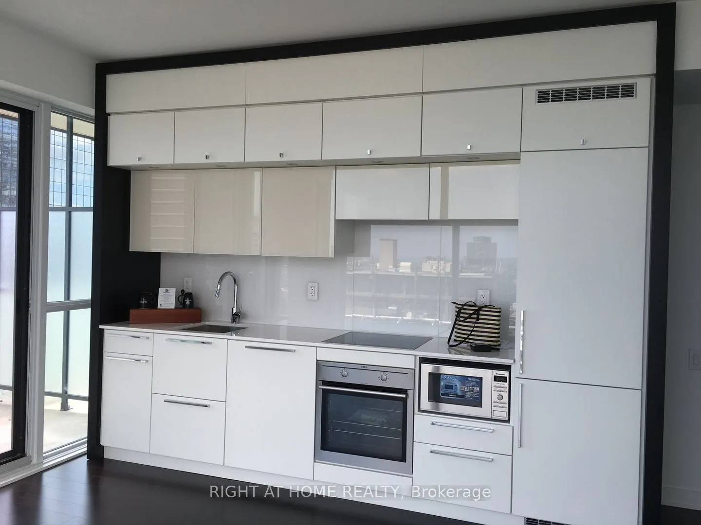 15 Grenville Street, #2310