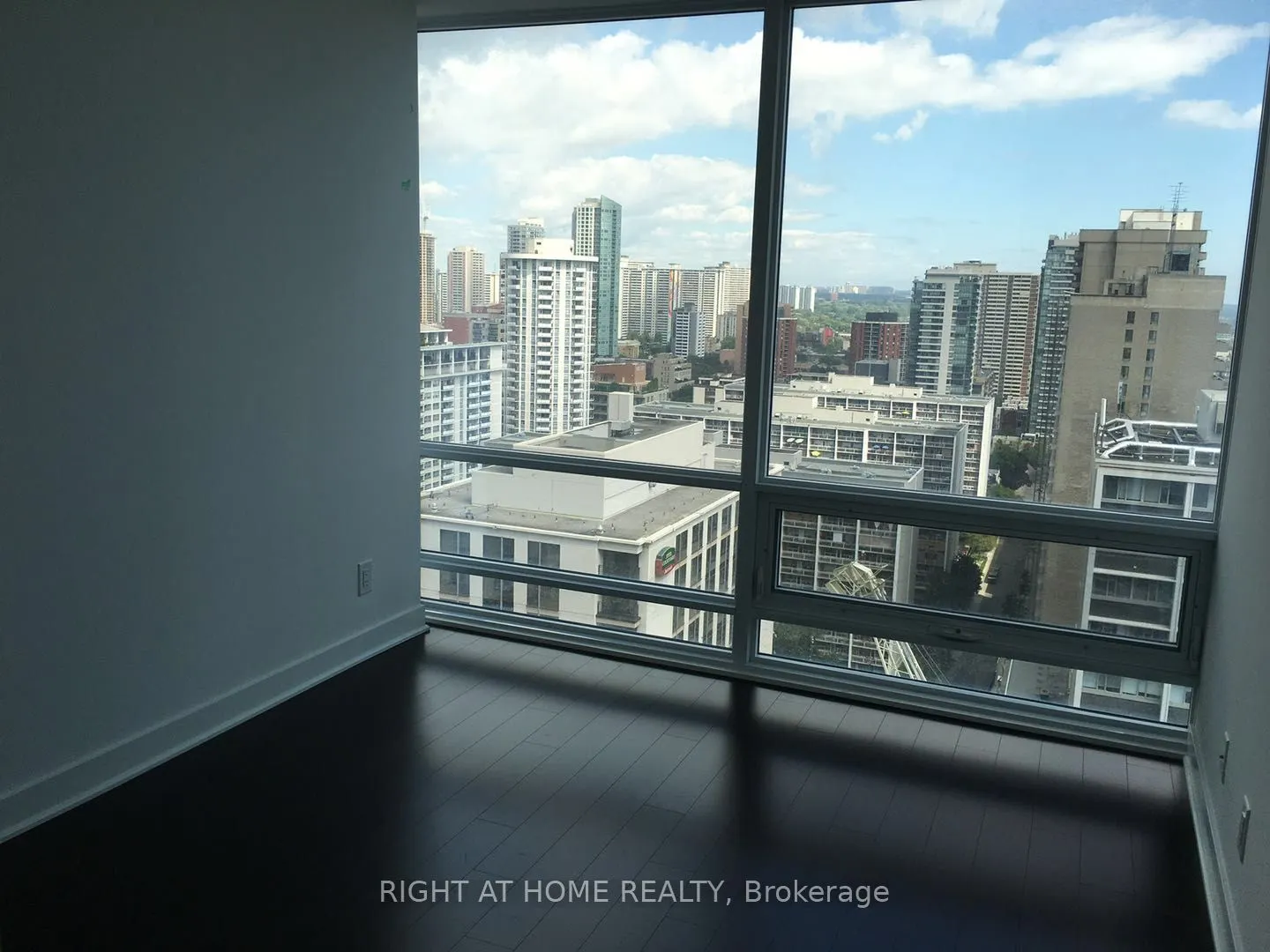 15 Grenville Street, #2310