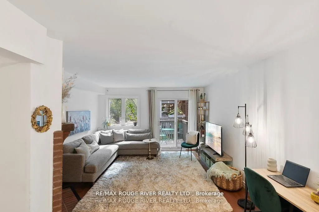 32 Massey Street W, #D