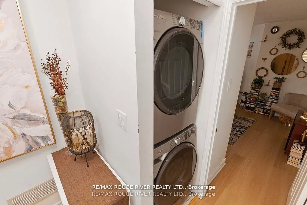 32 Massey Street W, #D